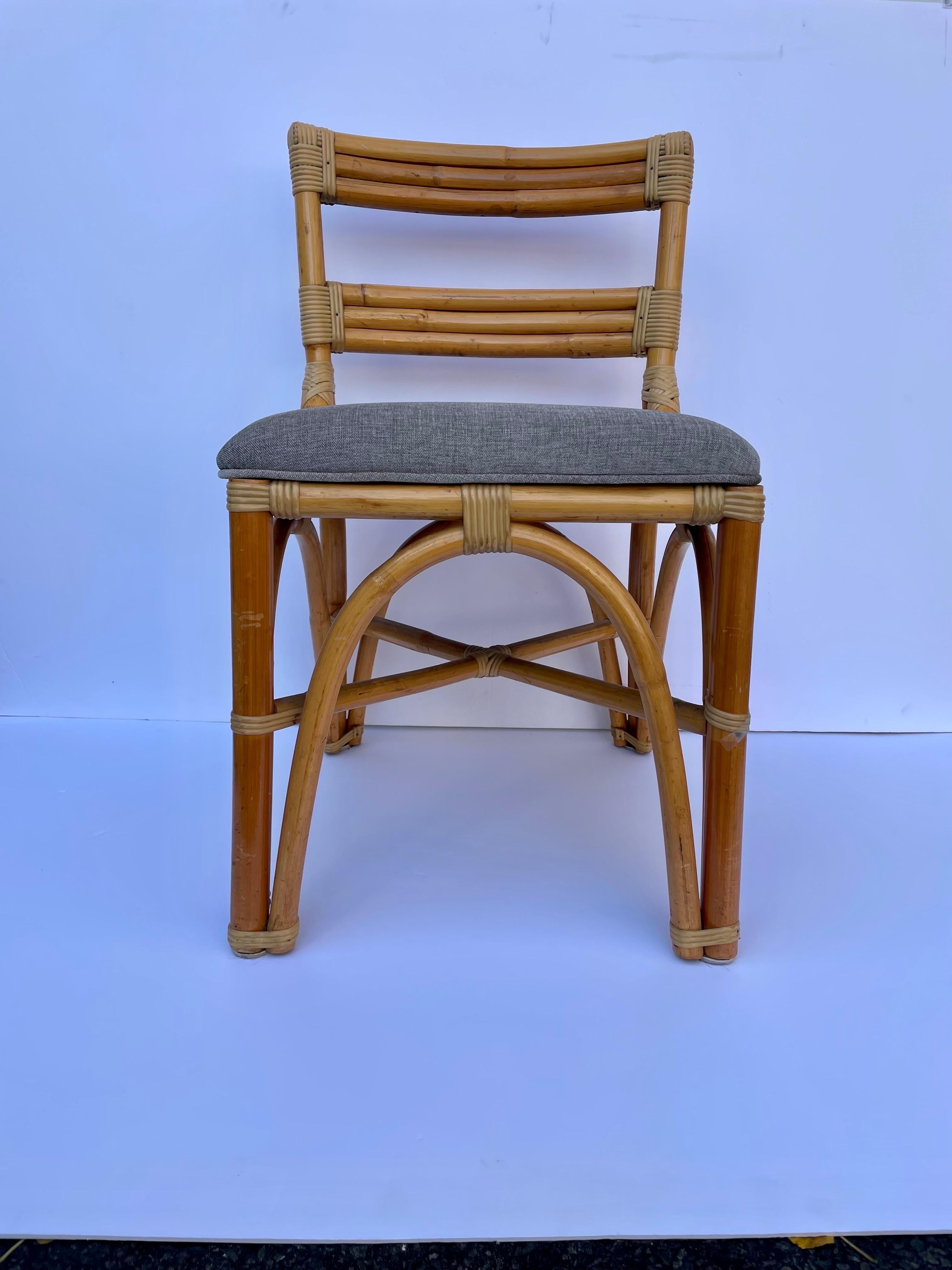 Mid-Century Modern Chaise de bureau ou d'appoint en bambou et rotin de style Frankl en vente