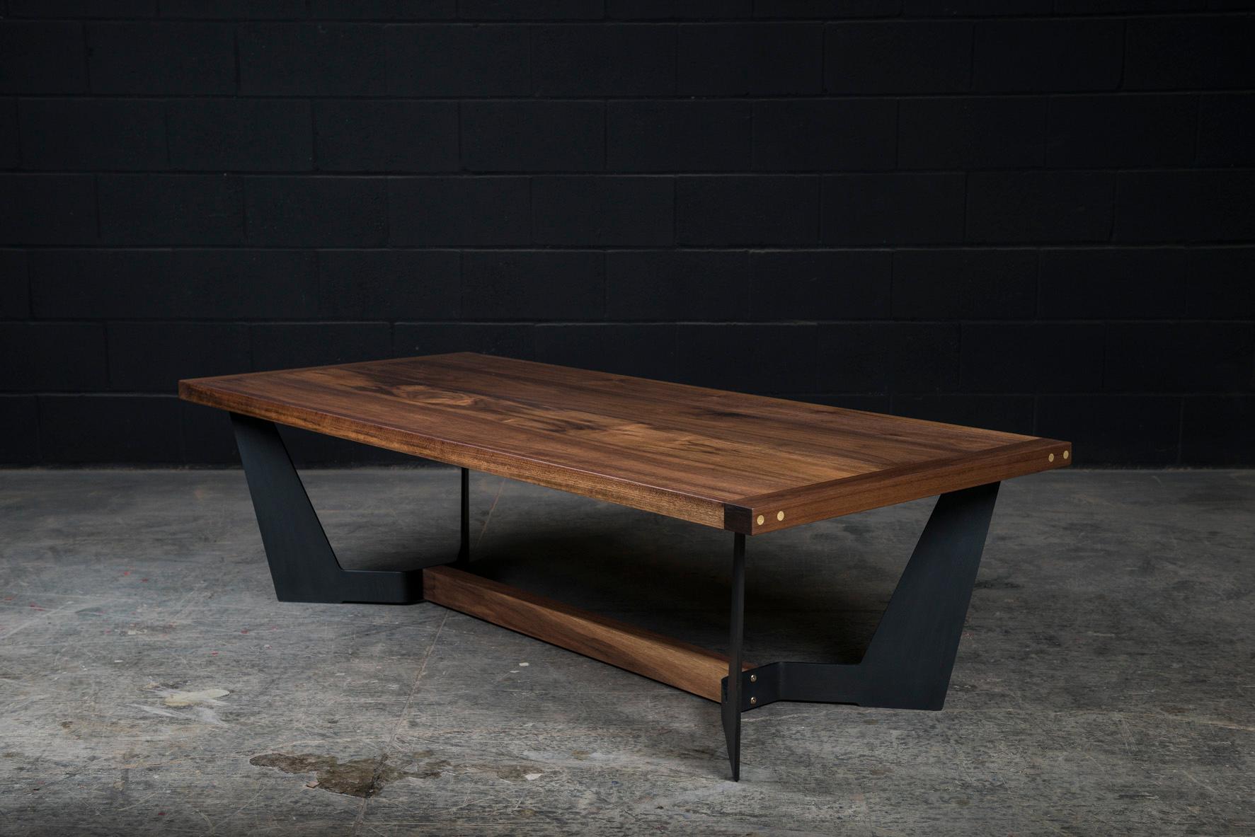 Franklin Coffee Table by AMBROZIA, Solid Walnut, Blackened Steel & Brass In New Condition For Sale In Drummondville, Quebec
