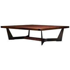 Franklin Couchtisch XL von Ambrozia, massives Nussbaumholz, geschwärzter Stahl und Messing