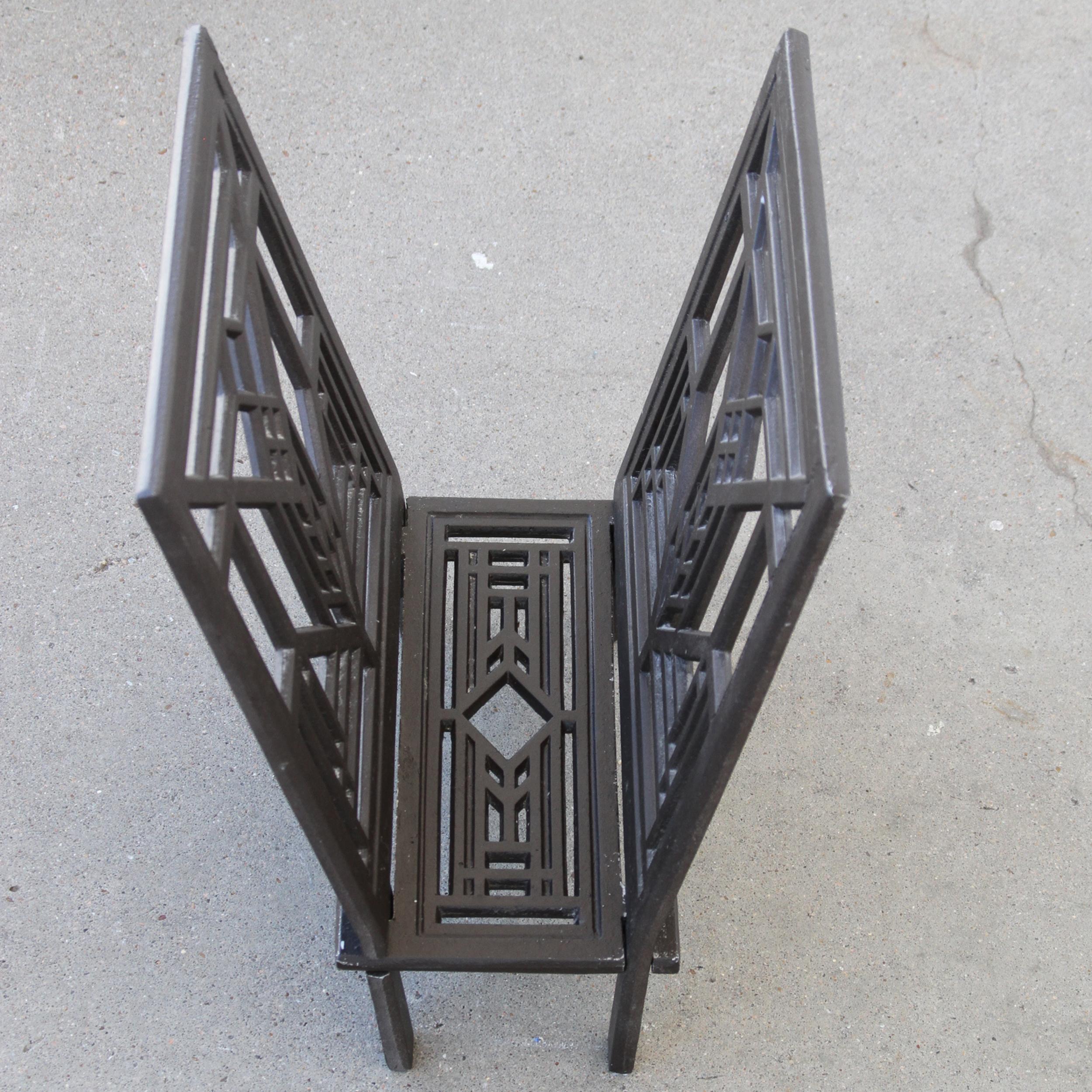 Américain Porte-revues en métal Franklin Lloyd Wright en vente