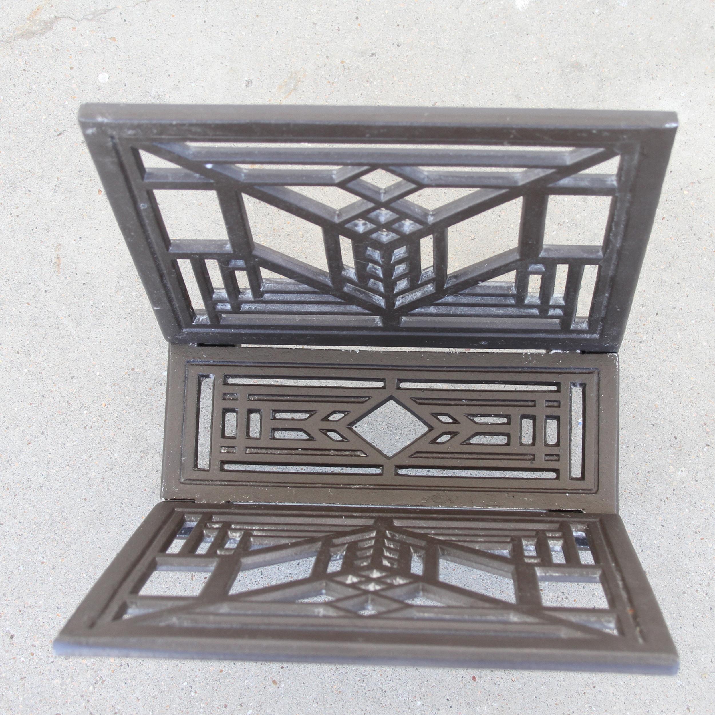 Porte-revues en métal Franklin Lloyd Wright en vente 1