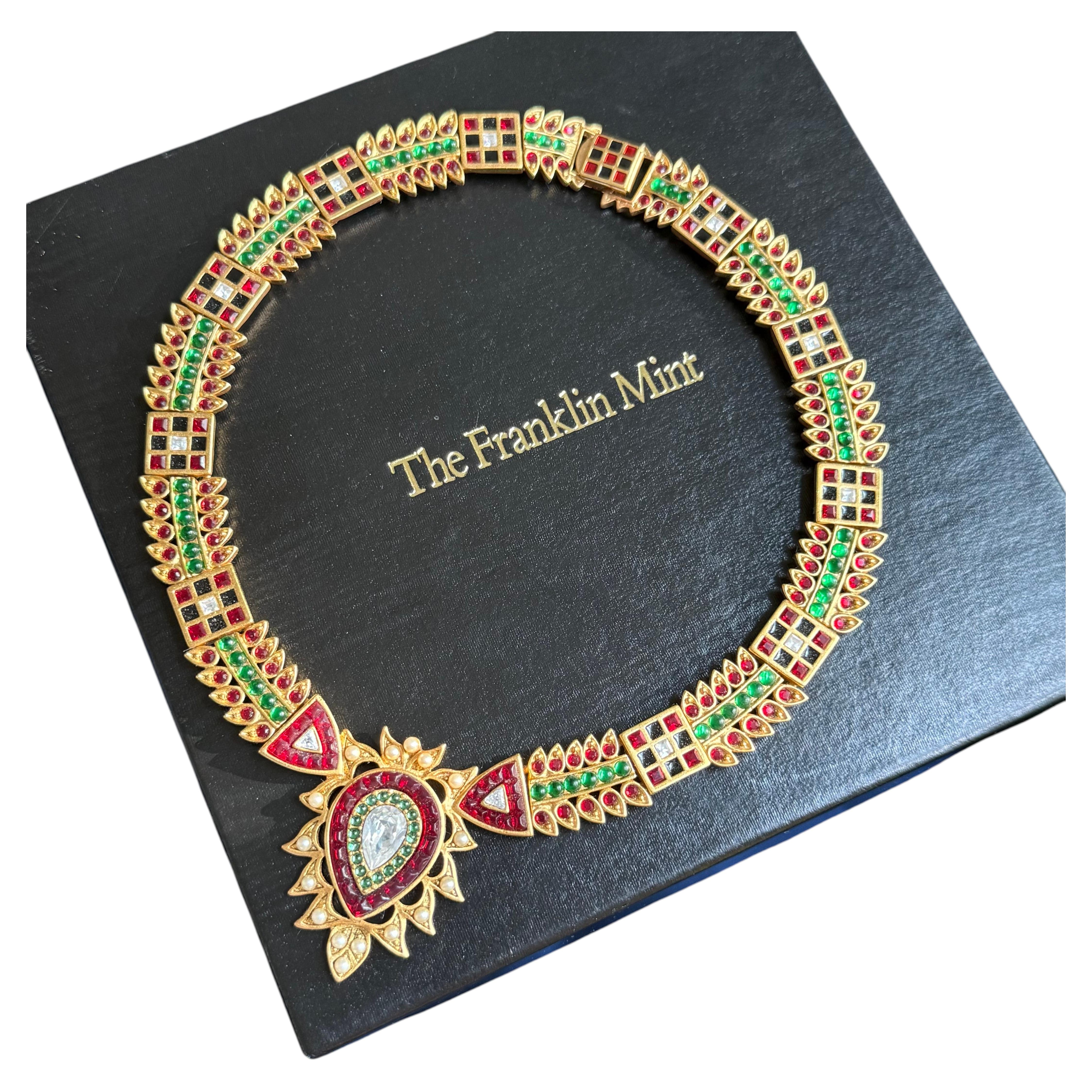 Franklin Mint Mughal Revival Collana girocollo placcata oro con pietre di vetro in vendita