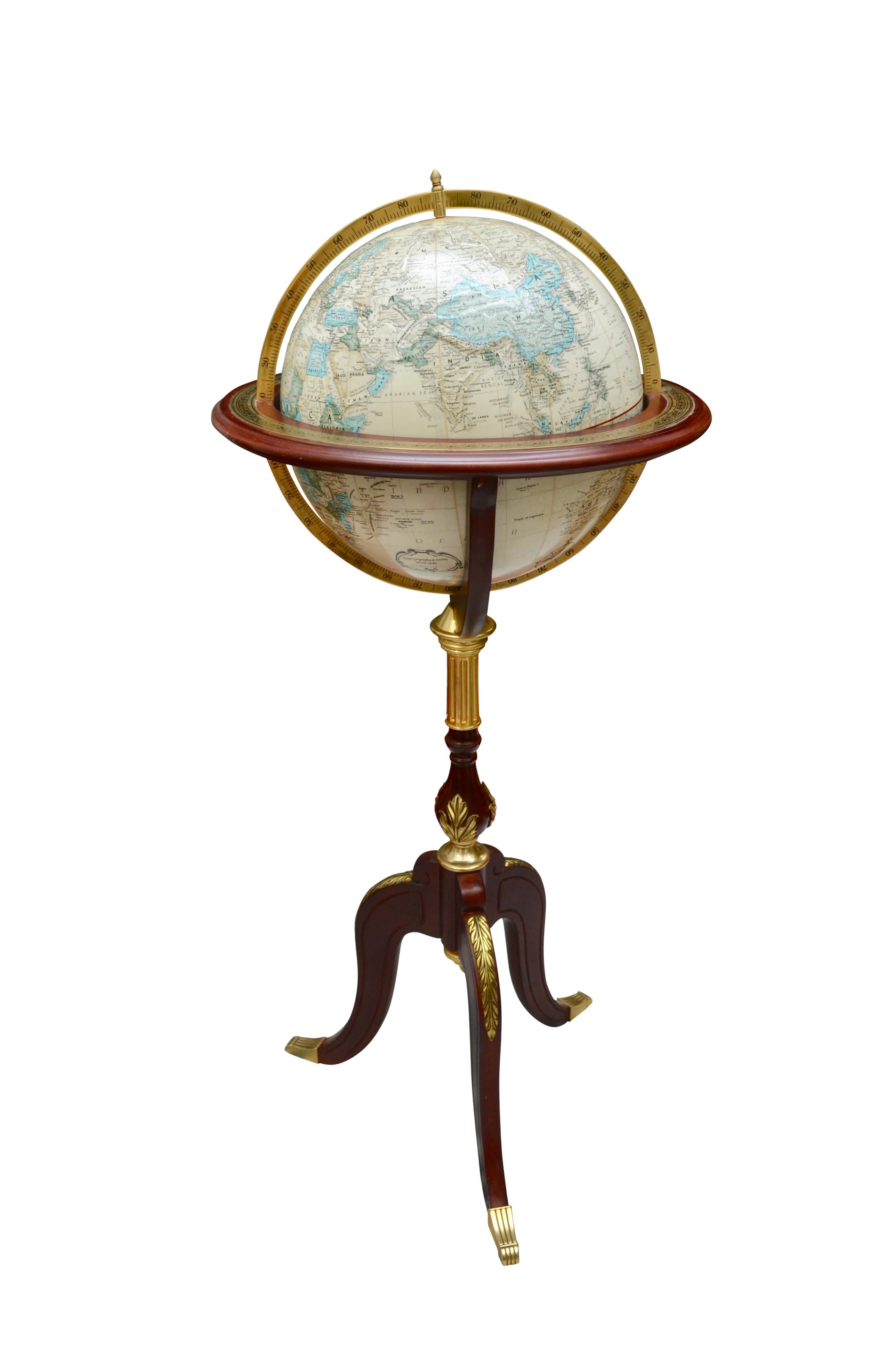 Franklin Mint - The Royal Geographical Society, Tripod World Globe Circa  1993 In Excellent Condition For Sale In Vancouver, British Columbia