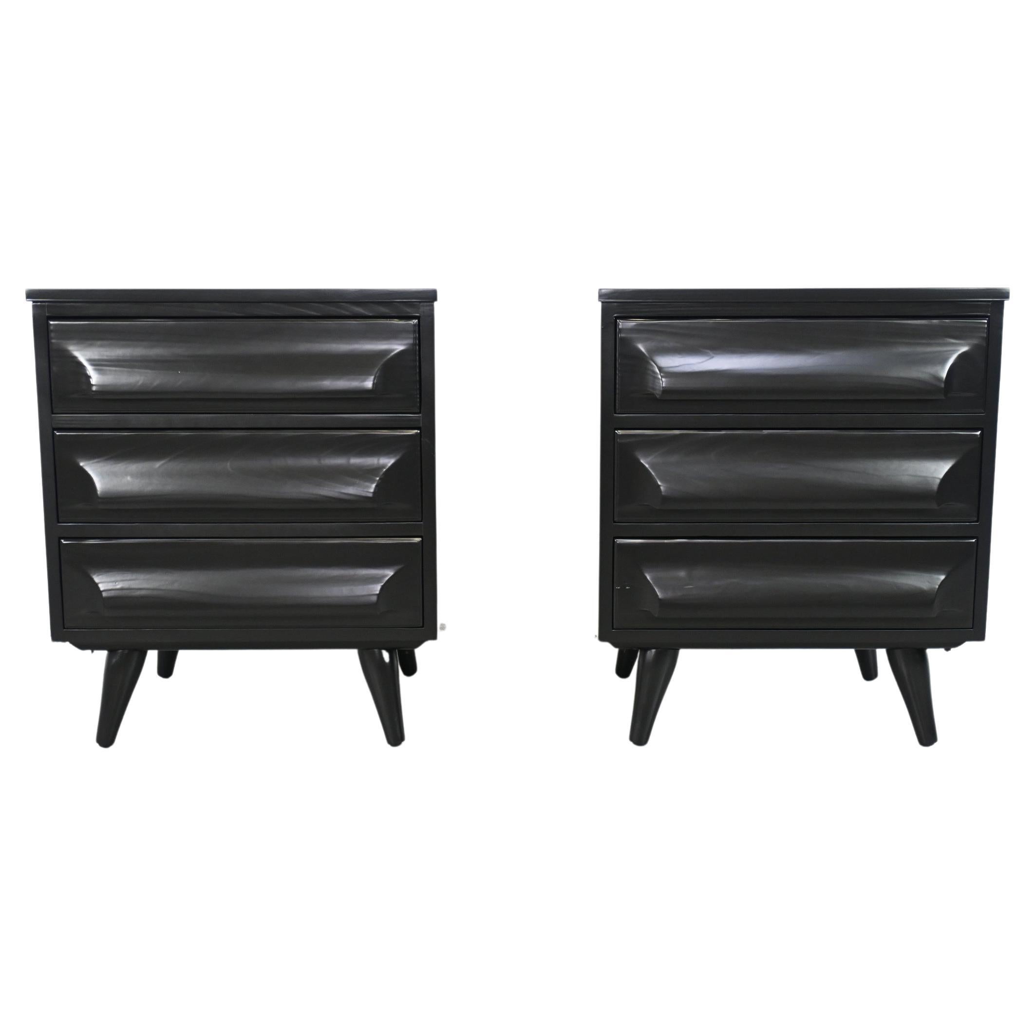 Franklin Shockey Mid-Century Modern Black Lacquered Sculpted Pine Nightstands For Sale