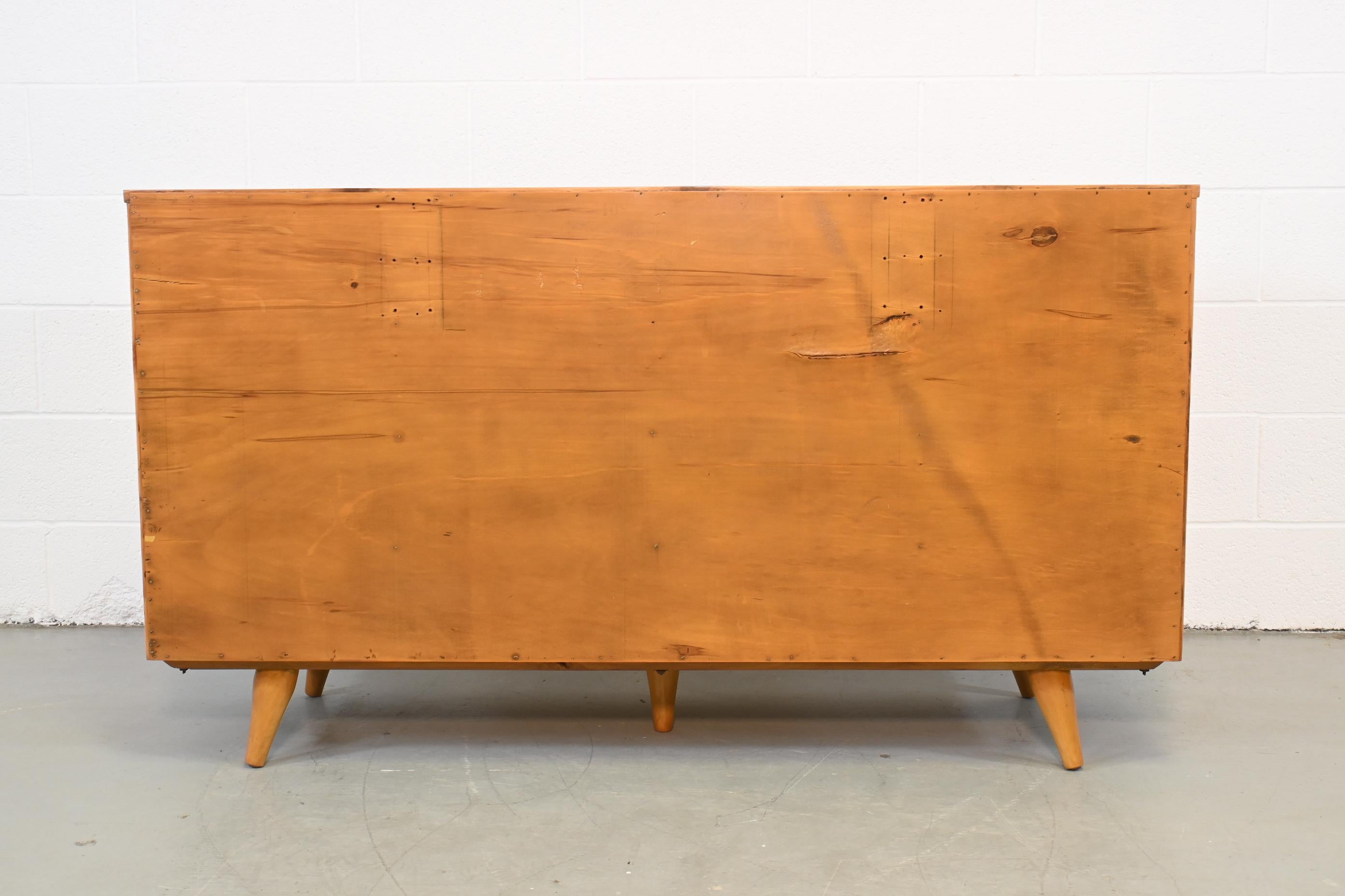 Franklin Shockey Mid-Century Modern Eight-Drawer Pine Dresser For Sale 2