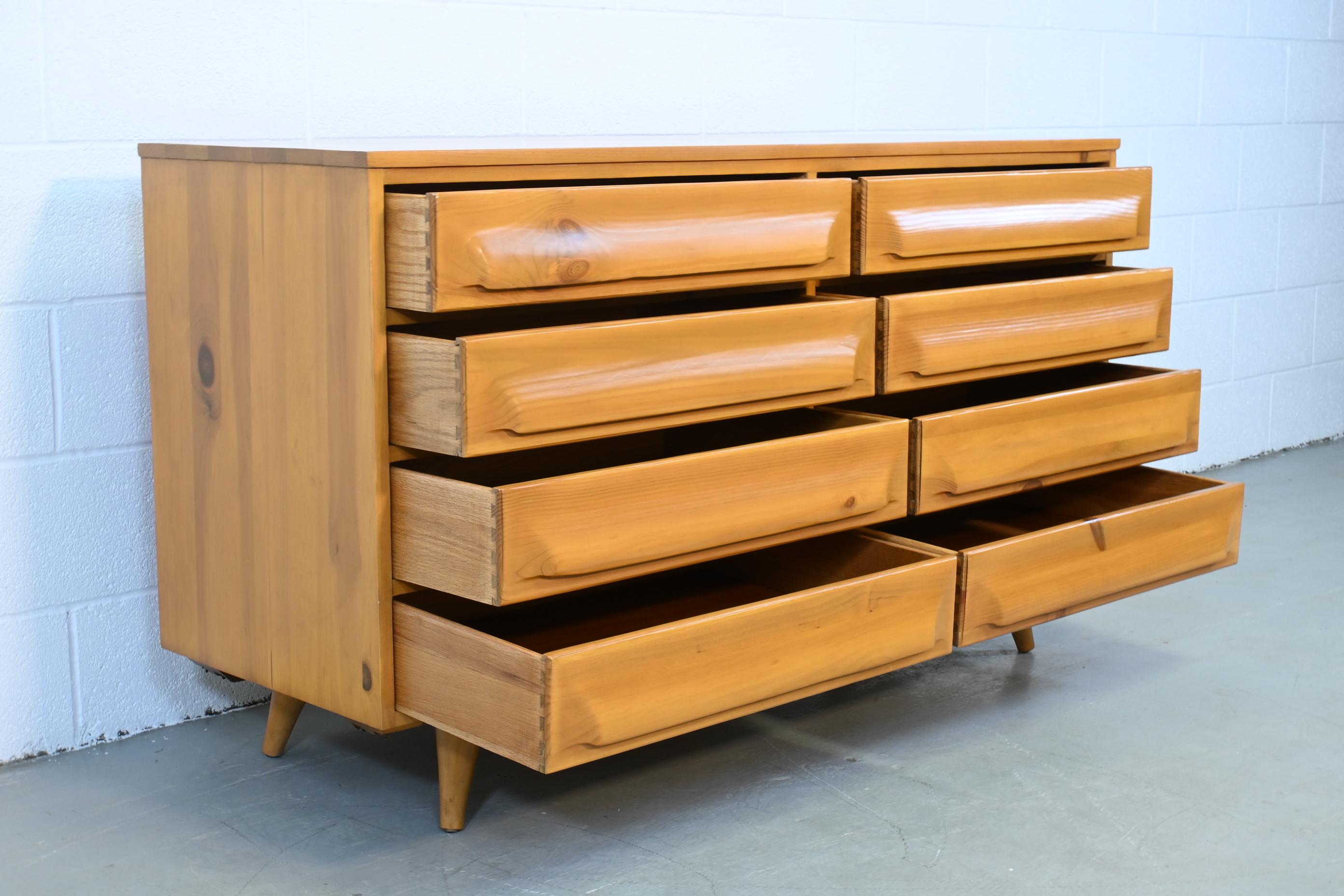 Mid-20th Century Franklin Shockey Mid-Century Modern Eight-Drawer Pine Dresser For Sale