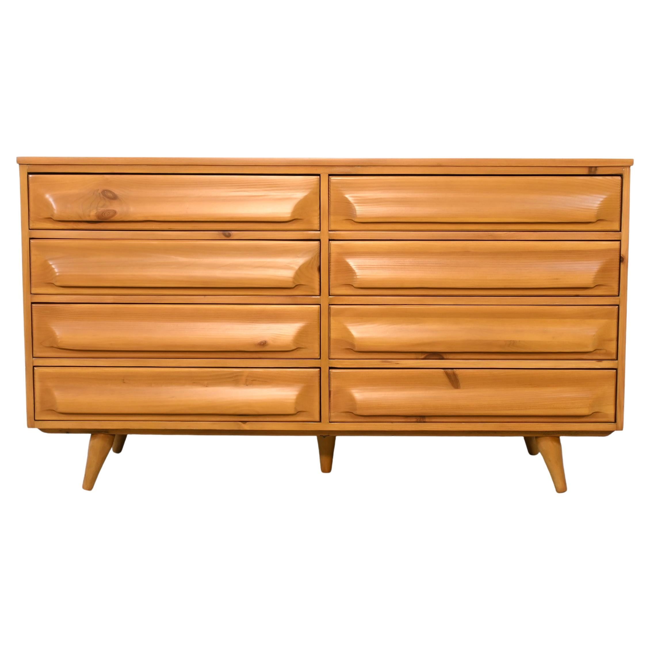 Franklin Shockey Mid-Century Modern Eight-Drawer Pine Dresser For Sale