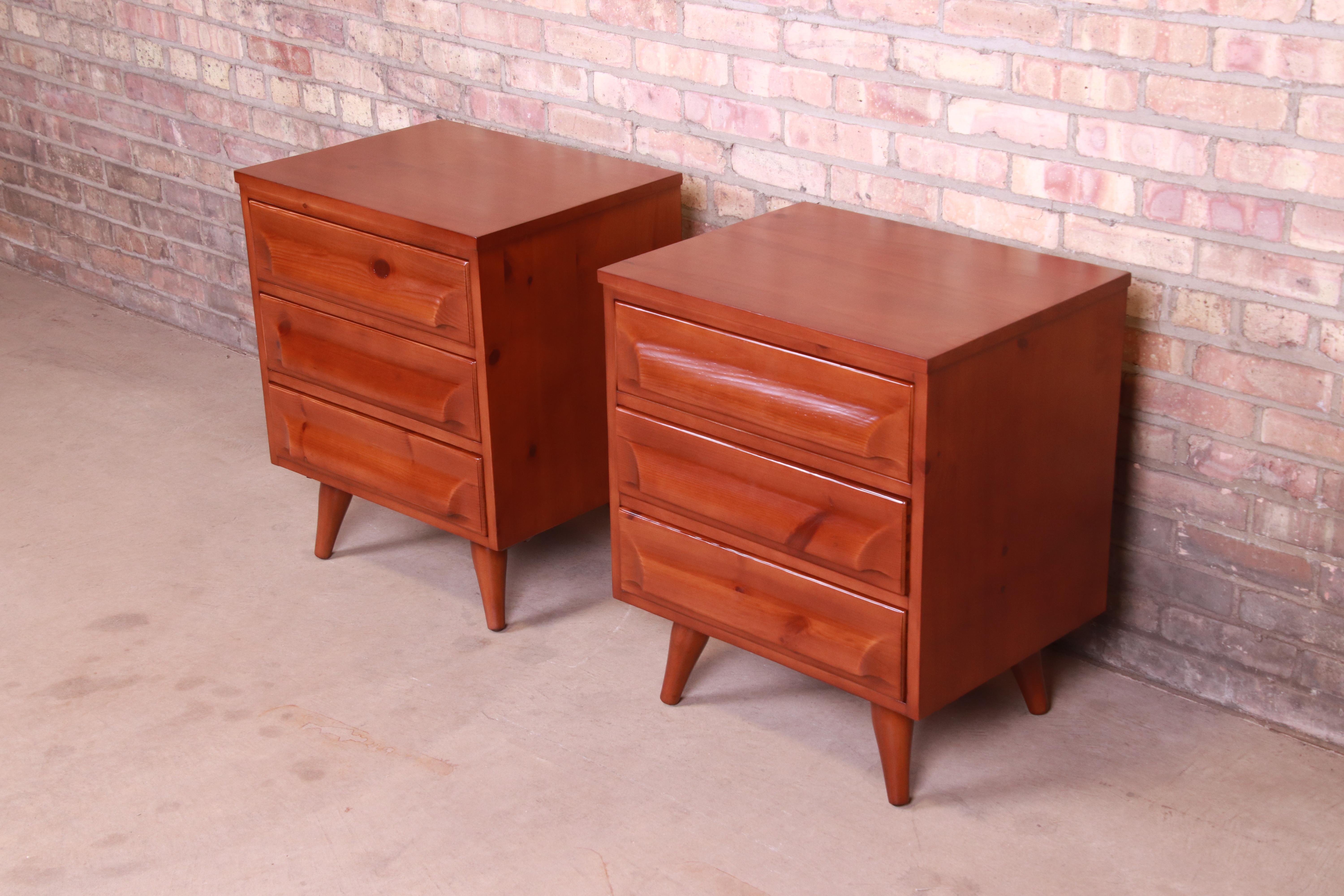 American Franklin Shockey Mid-Century Modern Sculpted Pine Bedside Chests, Refinished For Sale