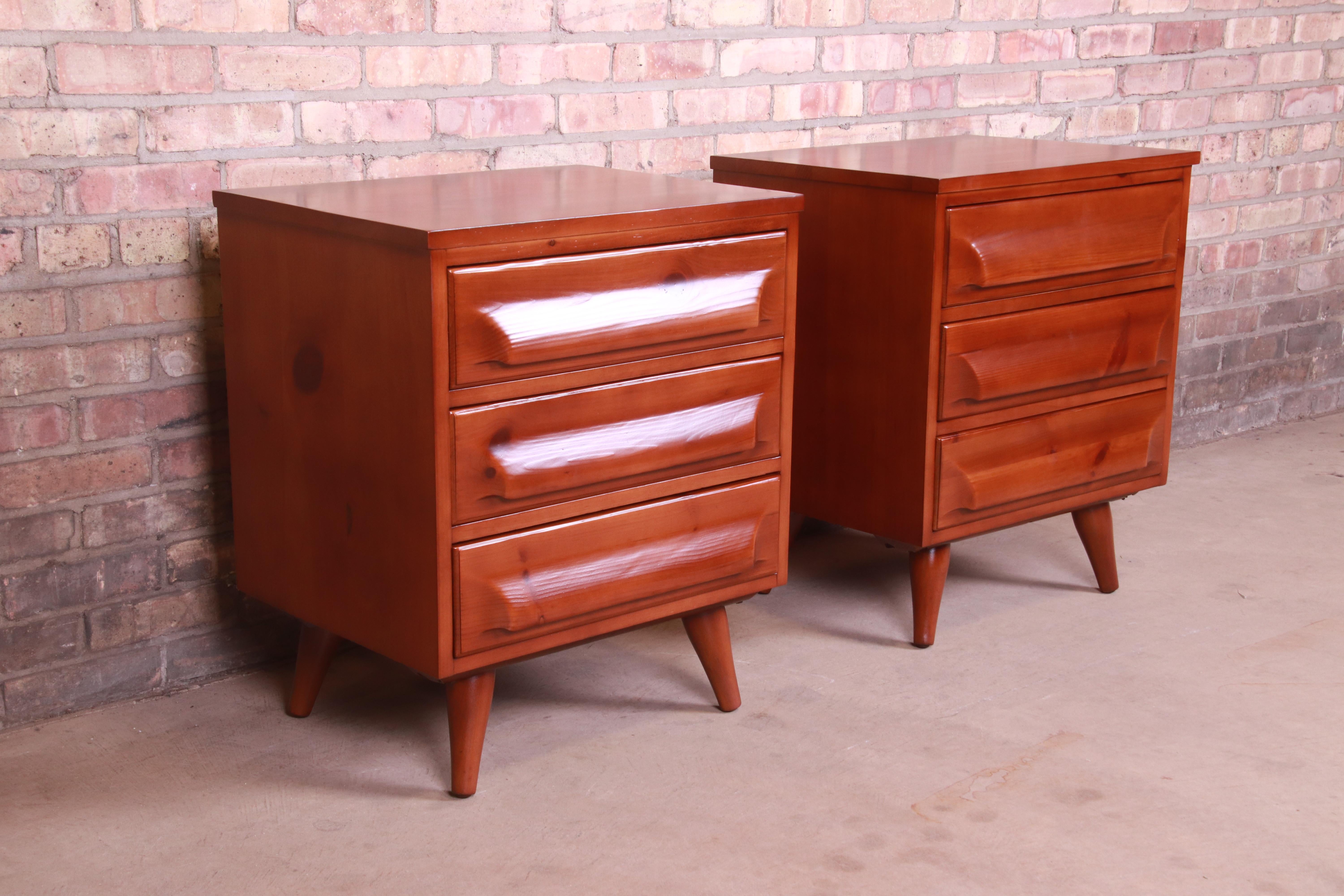 Mid-20th Century Franklin Shockey Mid-Century Modern Sculpted Pine Bedside Chests, Refinished For Sale