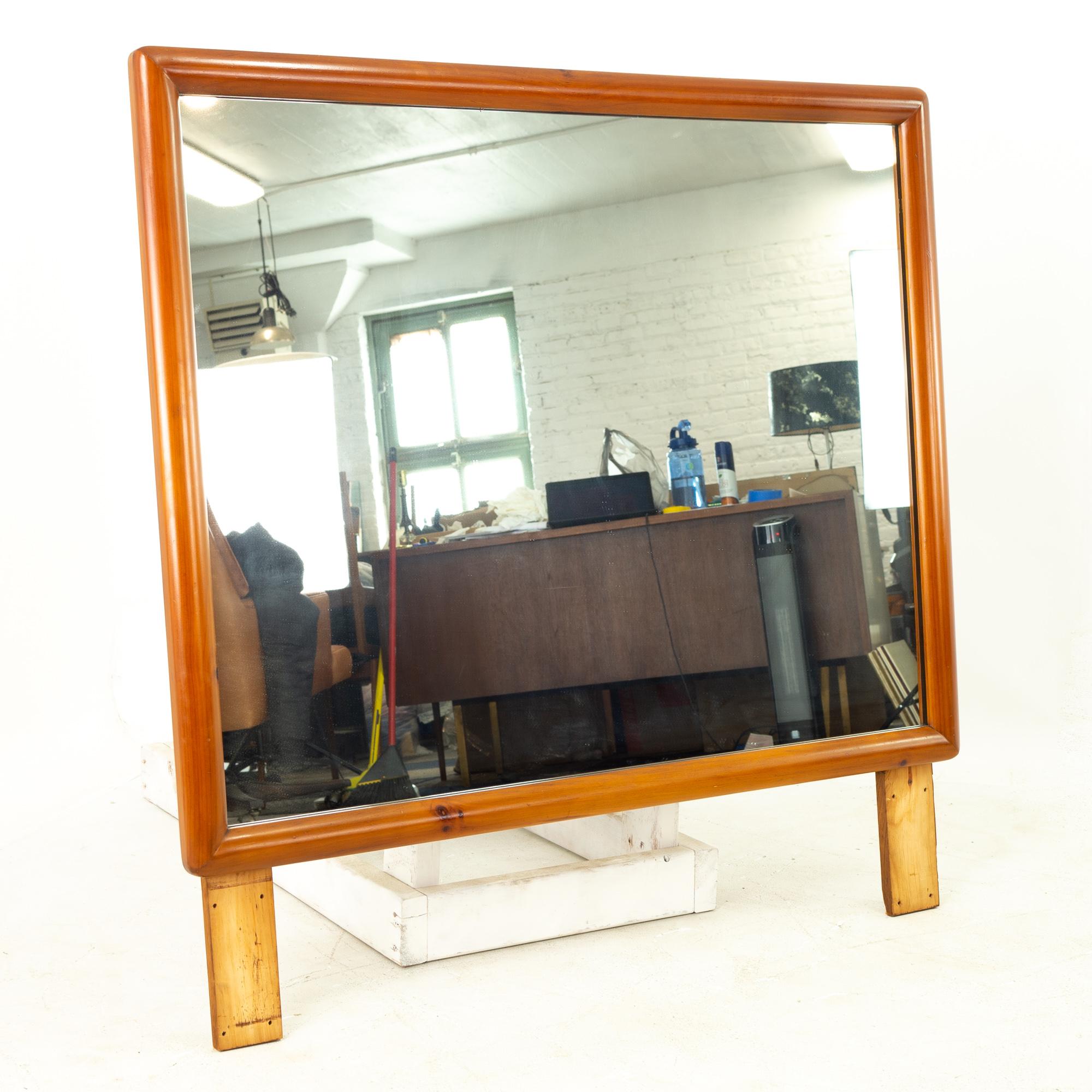 Franklin Shockey Mid Century Sculptured Pine Mirror In Good Condition For Sale In Countryside, IL