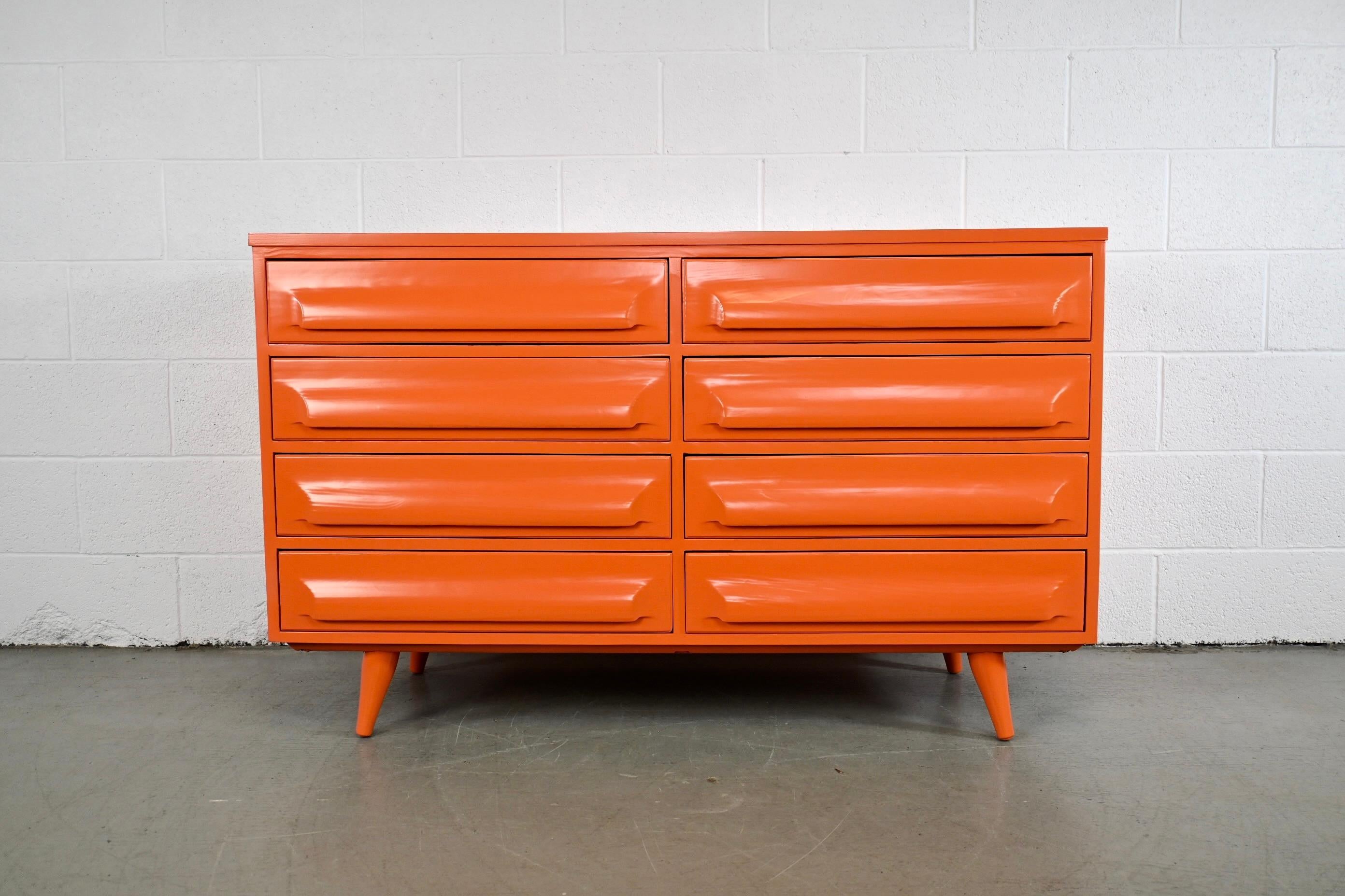 Franklin Shockey orange sculpted pine Mid-Century Modern dresser

Franklin Shockey, USA, 1950s.

Measures: 52.13 Wide x 19.25 Deep x 32.25 High.

This ode to bitcoin users is the perfect daily reminder to stack sats. This is newly refinished