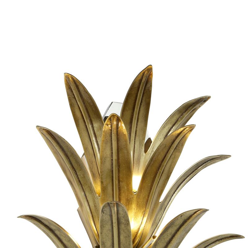 Wall Lamp Franklin in bronze finish, with
solid brass leaves in bronze finish.
With 11 leaves hand-crafted in solid brass in
bronze finish. With original glass drop at the
bottom. With 6 bulbs, lamp holder type G9,
max 3 watt led. Subtle