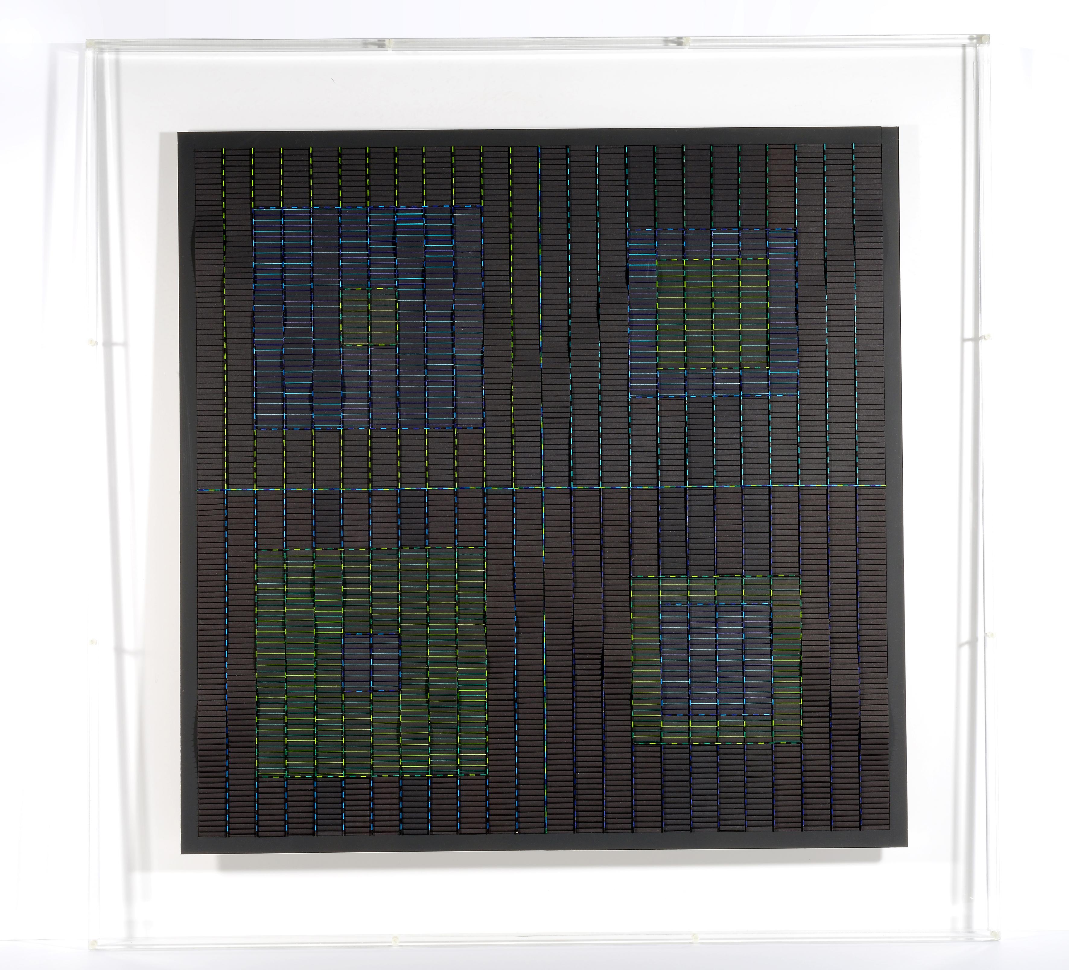 Grand carré noir ondulé 
100 x 100 cm
Collage papiers sur carton plume, encadrement plexiglass.
10 kg avec pochette emballage carton.
Signé au dos.
Prix galerie : 2800 €
