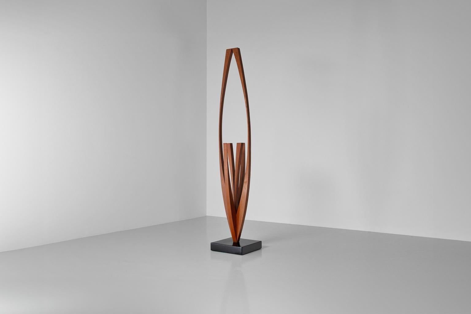 Mid-Century Modern Frans Hermes sculpture abstraite en pin Pays-Bas 1970 en vente