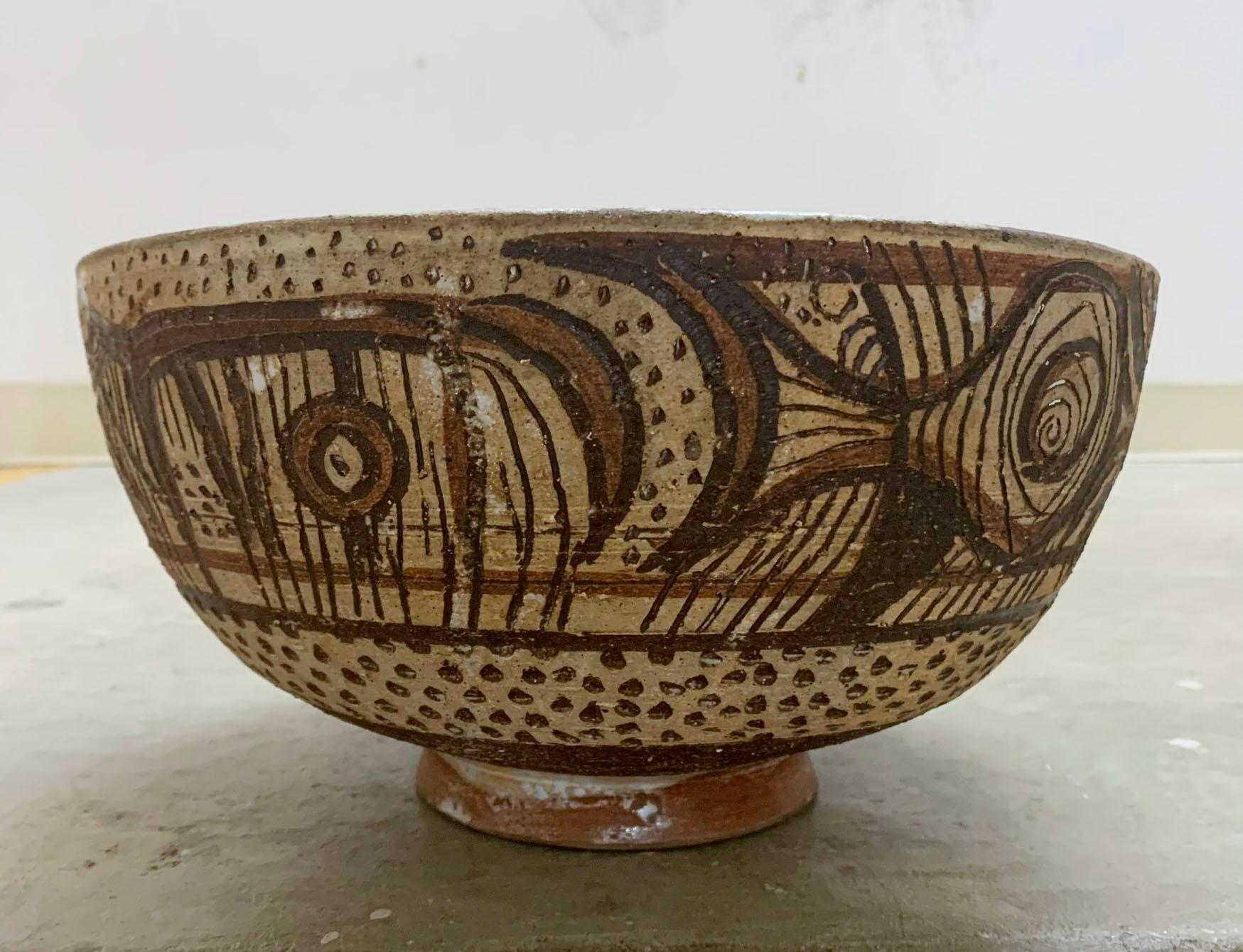 Frans Wildenhain Sgrafitto und Slip dekorierte Studio Pottery Schale C. 1950s (Moderne der Mitte des Jahrhunderts) im Angebot