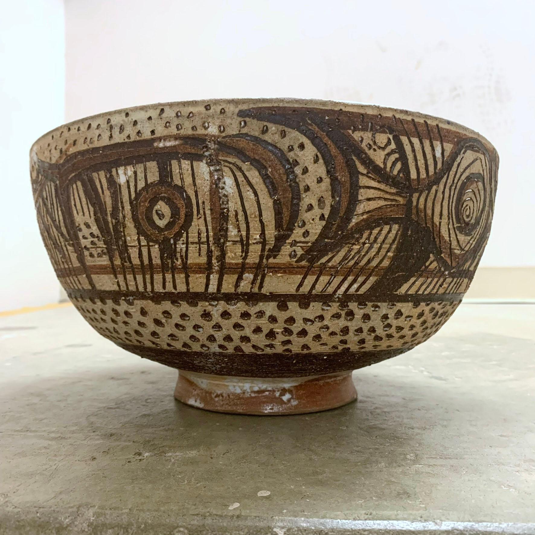 Frans Wildenhain Sgrafitto und Slip dekorierte Studio Pottery Schale C. 1950s im Zustand „Gut“ im Angebot in Peabody, MA