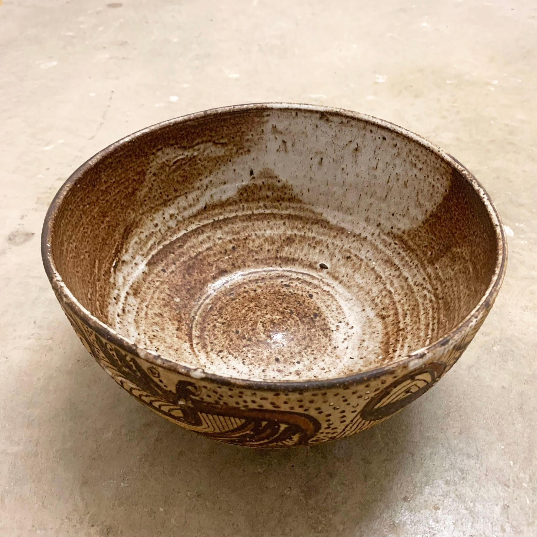 Frans Wildenhain Sgrafitto und Slip dekorierte Studio Pottery Schale C. 1950s (Mitte des 20. Jahrhunderts) im Angebot