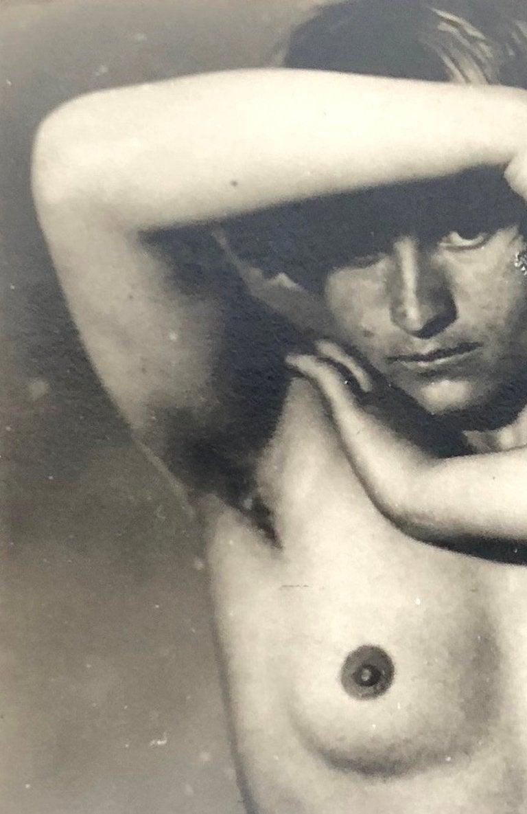 Fotografía de Composición Desnudo, Impresión Pigmentada Montada en Cartón Enmarcada - Photograph Otro estilo de arte de Frantisek Drtikol