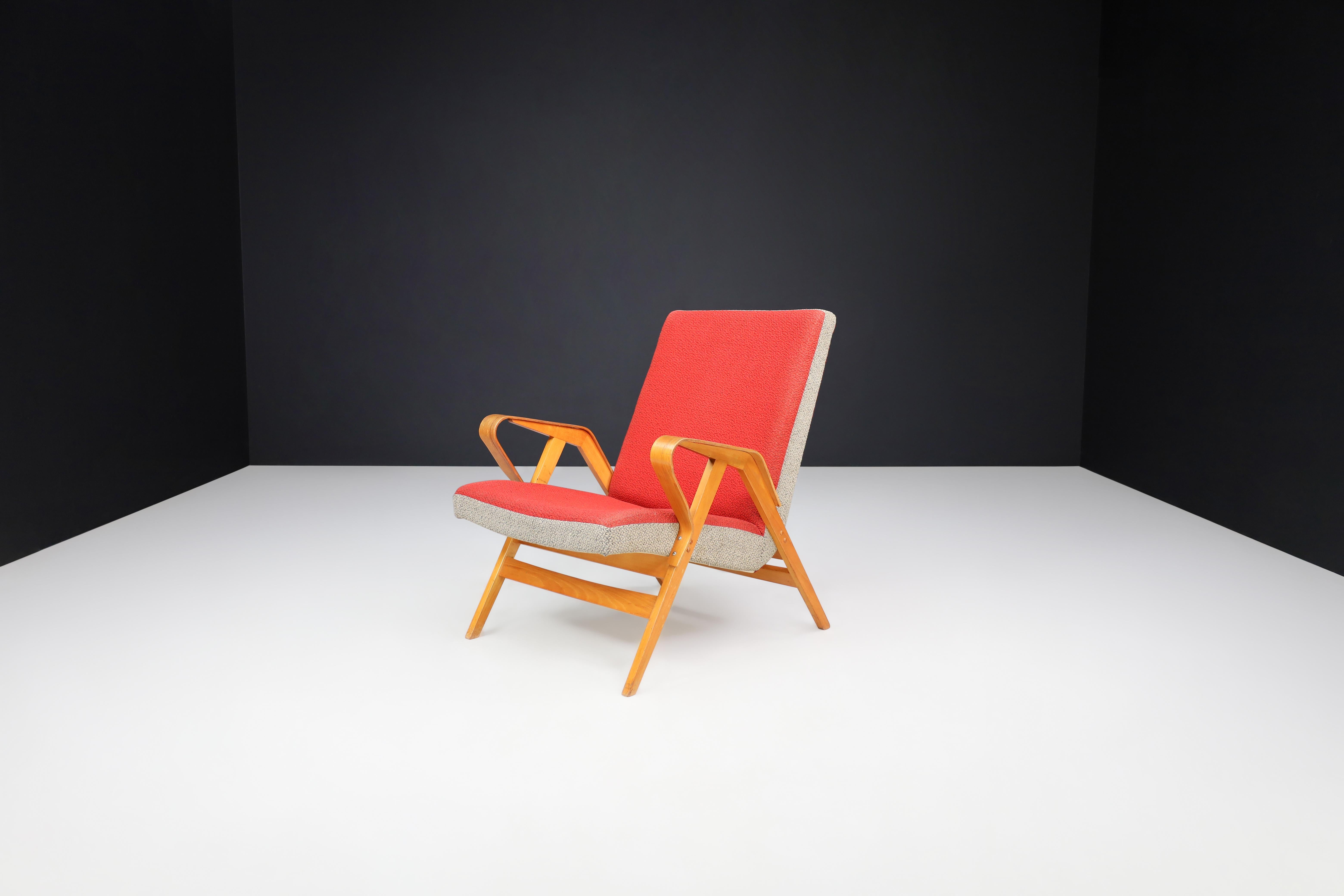 František Jirák for Tatra Nábytok Lounge Chair in Original Upholstery, 1960s CZ For Sale 3
