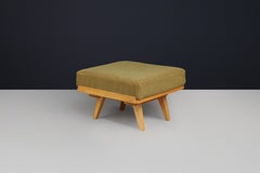 Otomana František Jirák para Tatra Nábytok en tapicería verde original, años 60