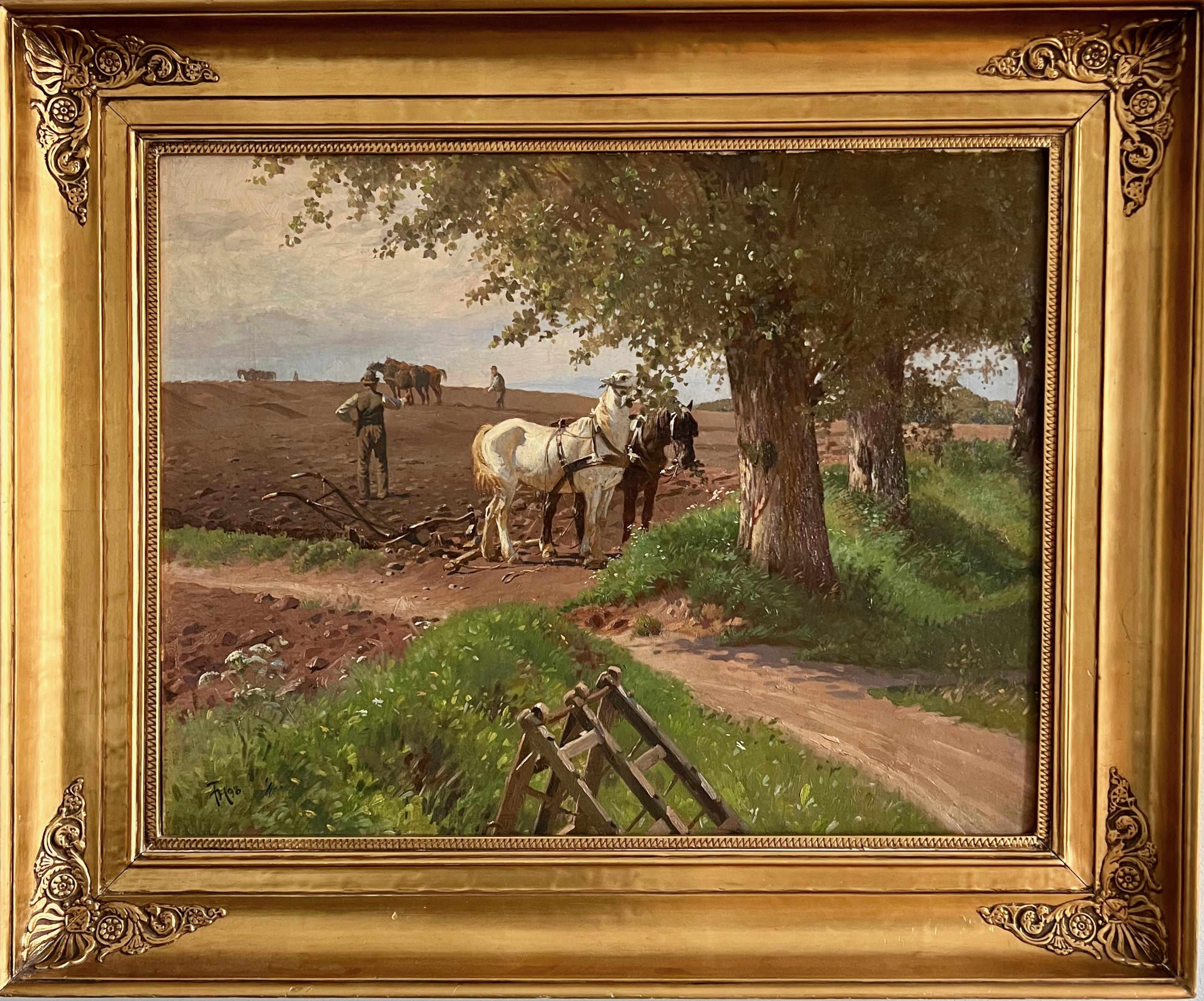 Eine schöne Landschaft mit Pferden, die sich an Bäumen ausruhen und Bauern, die den Boden bearbeiten, von Frants Peter Diderik Henningsen (1850 - 1908). Öl auf Leinwand. Signiert mit Monogramm 