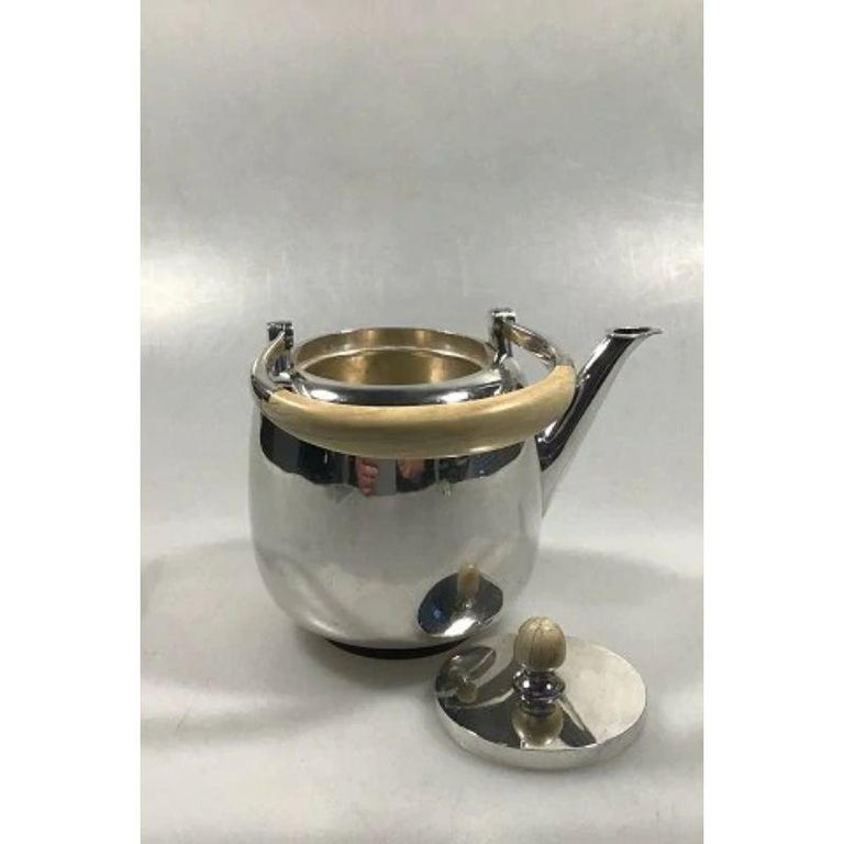 Frantz Hingelberg, Aarhus Sterling Silver Tea Pot No 33003 In Good Condition For Sale In Copenhagen, DK