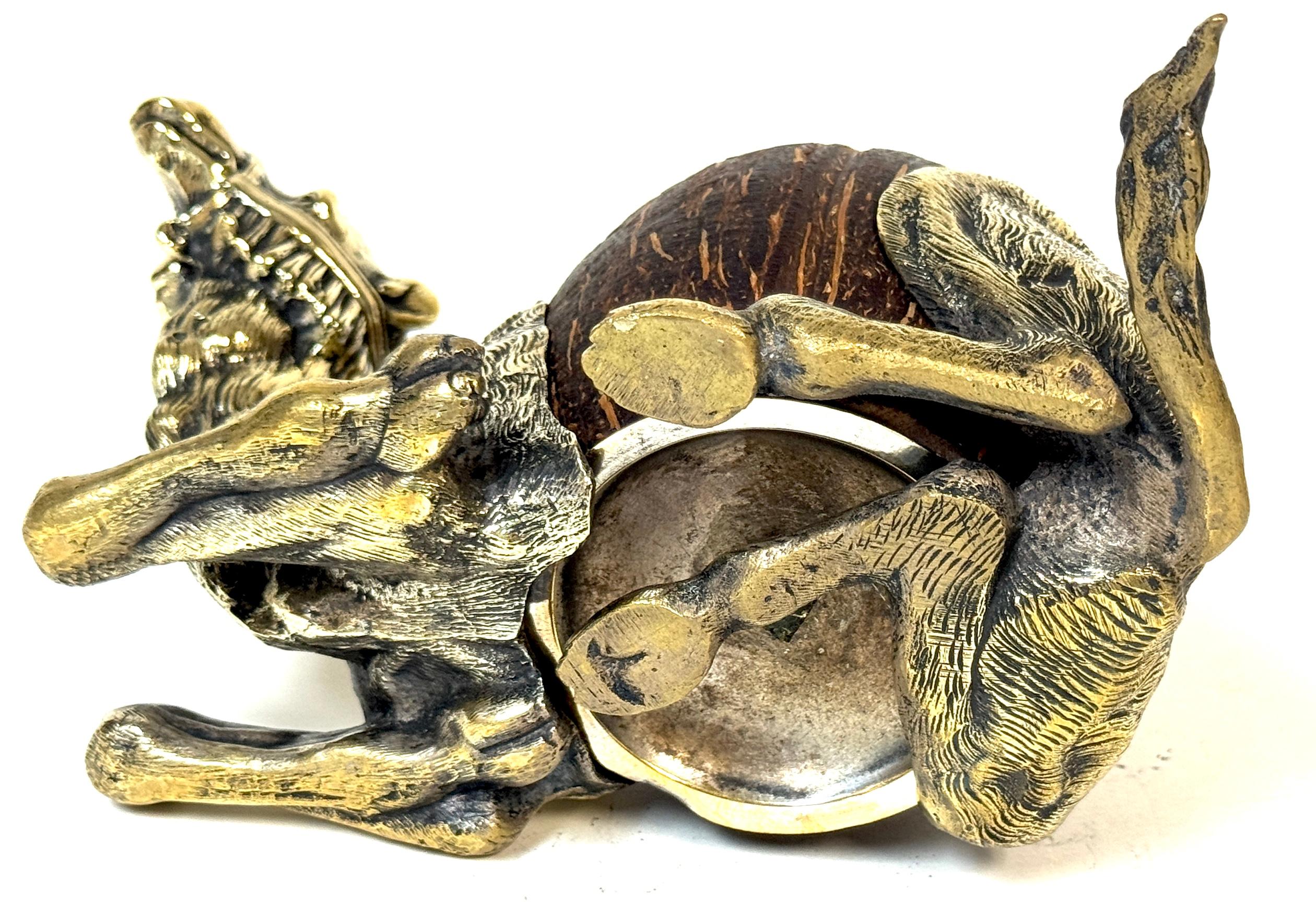 Encrier autrichien en bronze et noix de coco de style Franz Bergman du 19e siècle en vente 7