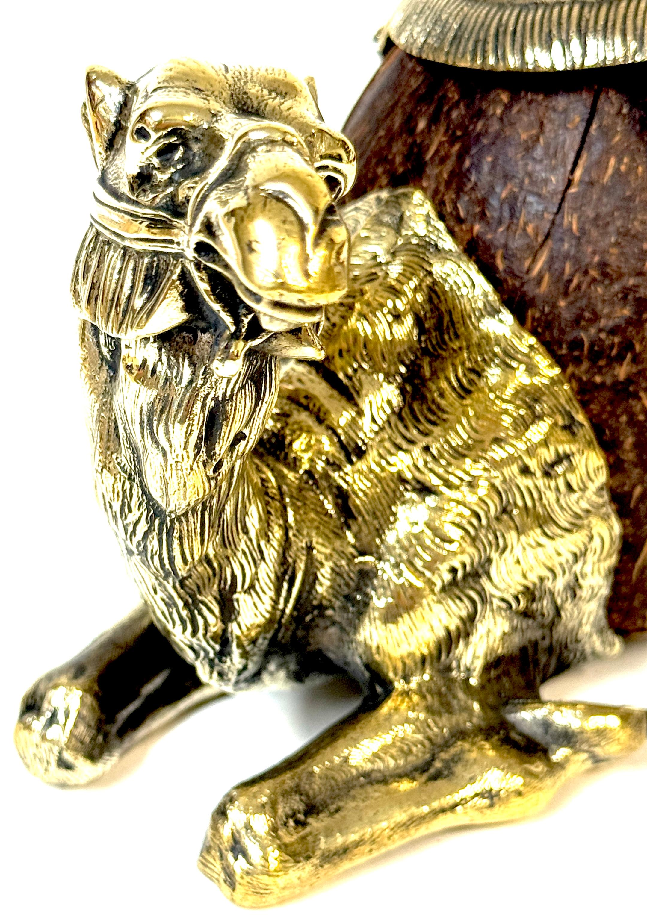 XIXe siècle Encrier autrichien en bronze et noix de coco de style Franz Bergman du 19e siècle en vente