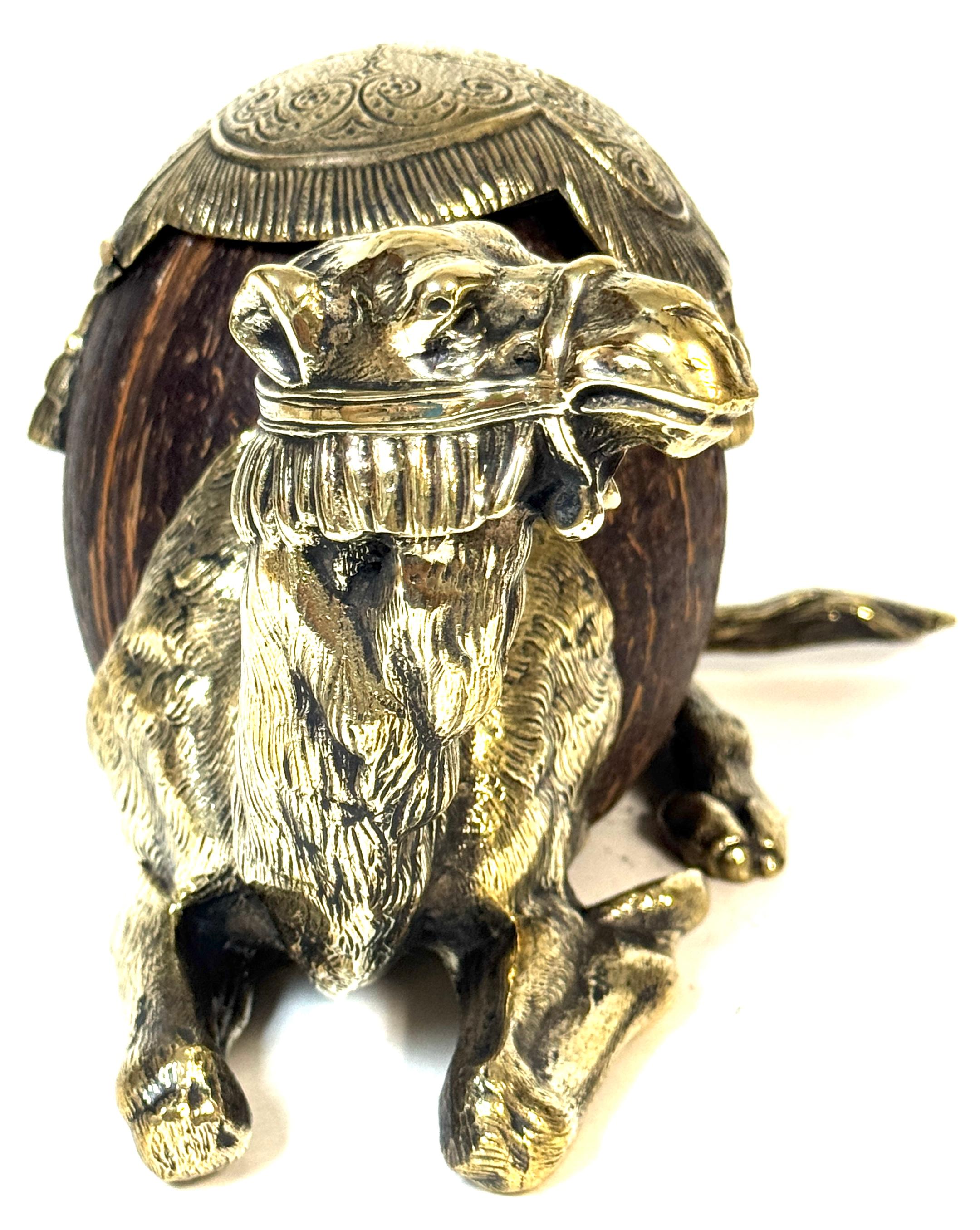 Bronze Encrier autrichien en bronze et noix de coco de style Franz Bergman du 19e siècle en vente