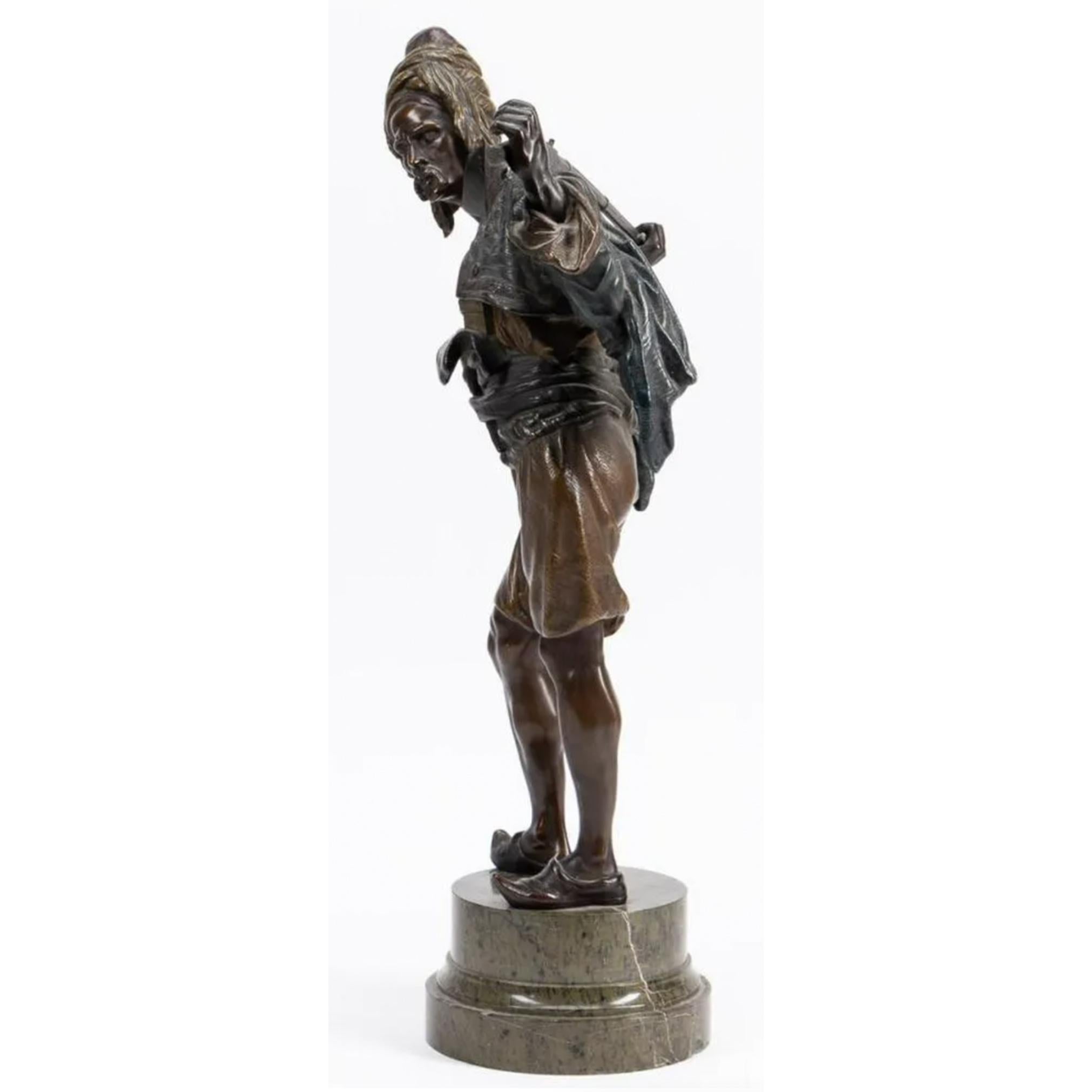 Bronze autrichien de MAMELUK WARRIOR par BERGMANN  - Or Figurative Sculpture par Franz Bergmann