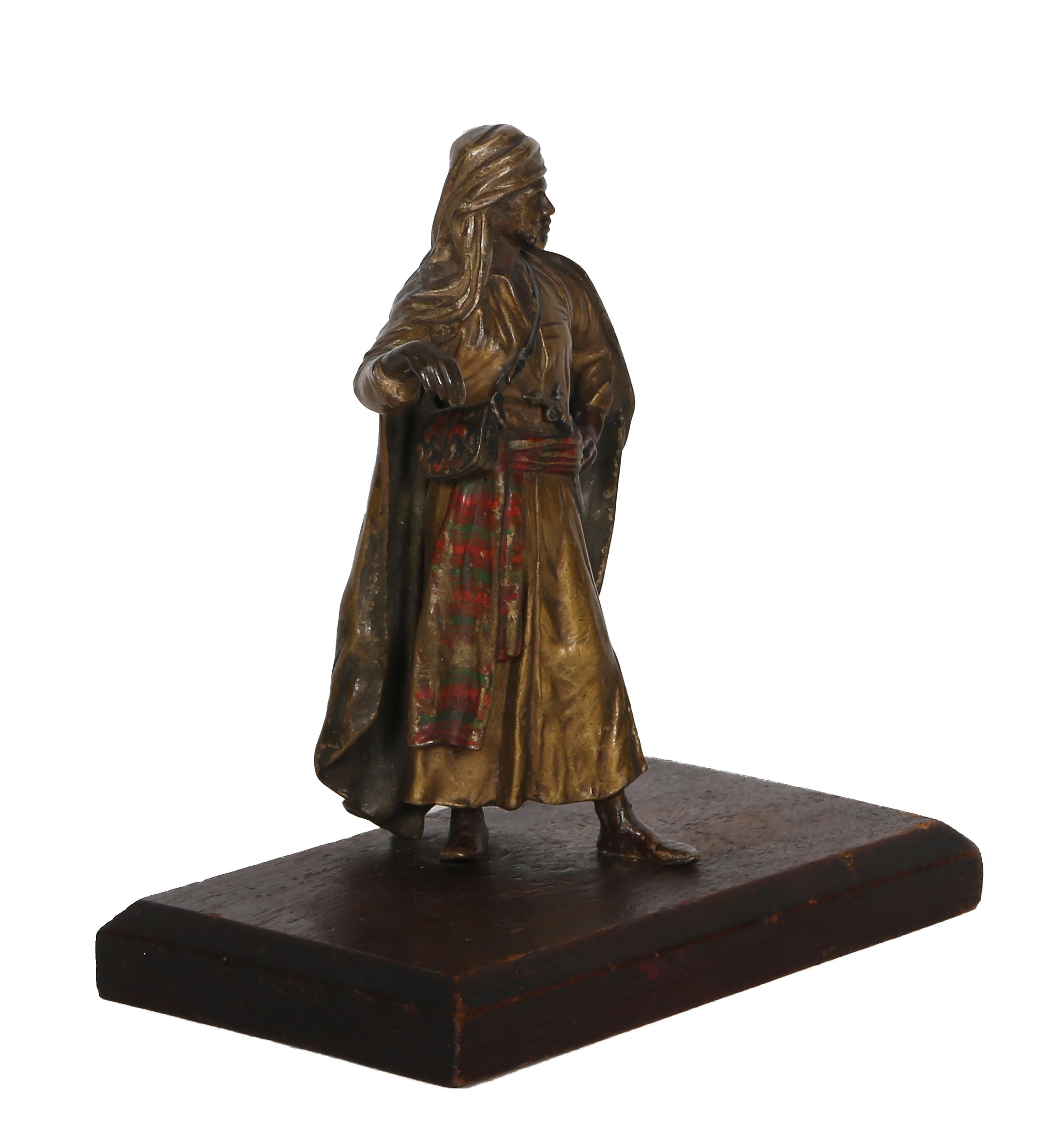 Soldier, Orientalist Bronze Sculpture by Franz Bergmann For Sale 2