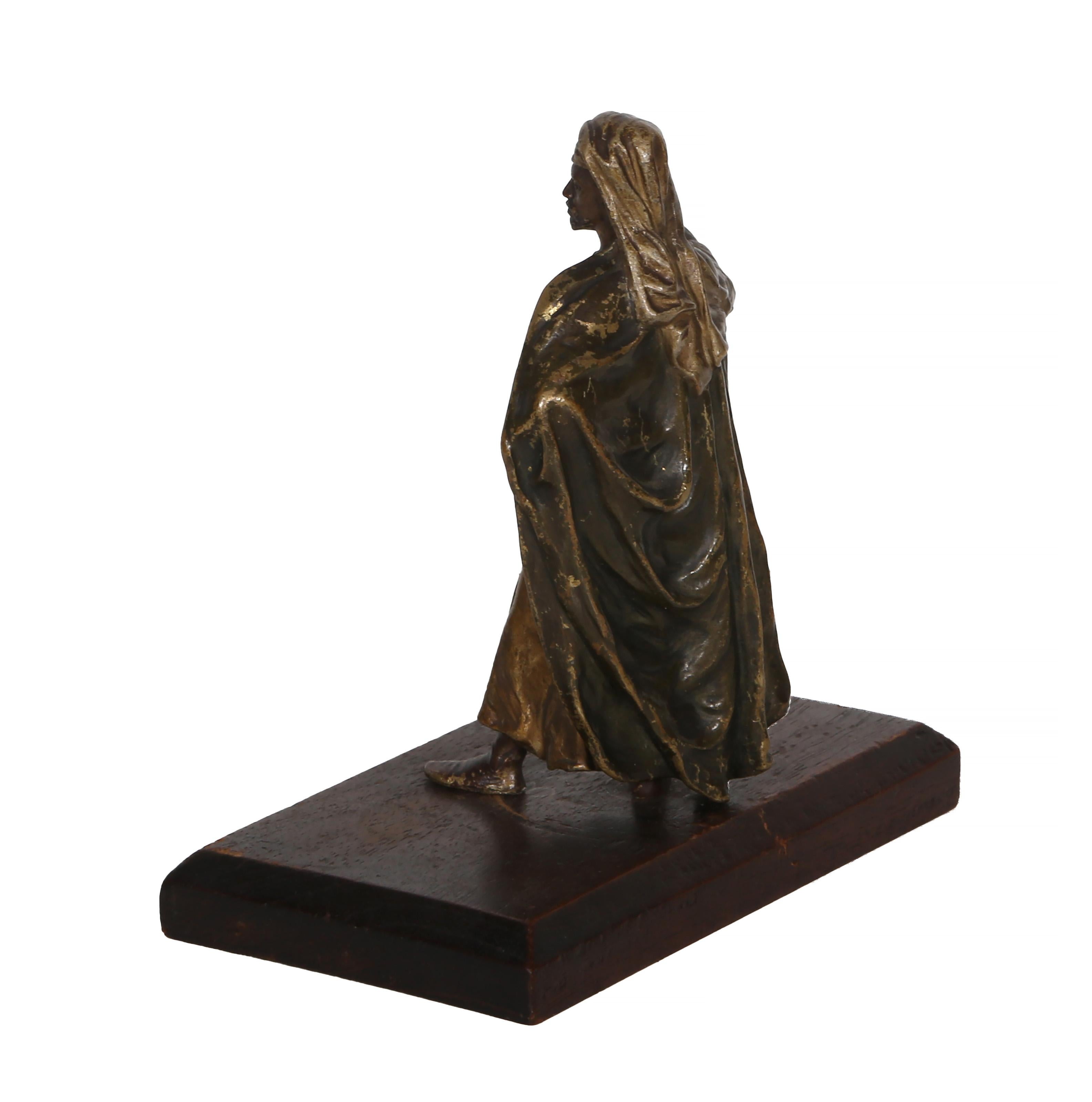 Soldier, Orientalist Bronze Sculpture by Franz Bergmann For Sale 6