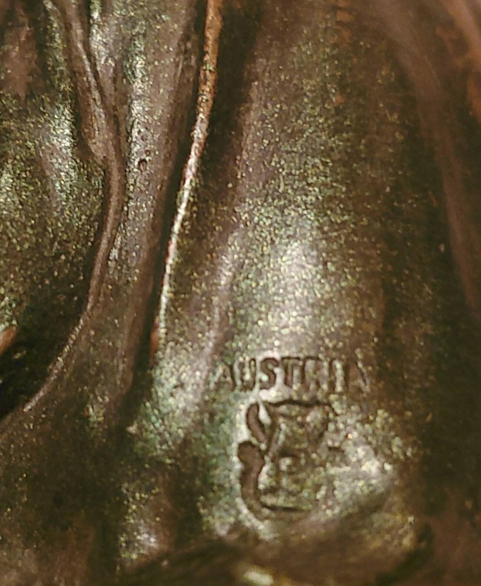 Wiener Kaltbemalte Bronzefigur eines Schlangenanhängers, von Französischer Bergmann im Angebot 1