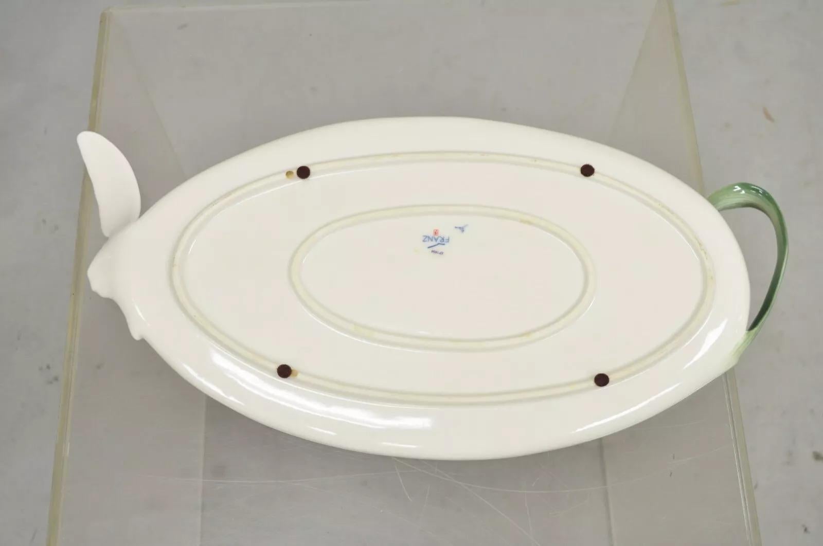 Plato ornamental de porcelana con asas Papillon Butterfly de la Colección Franz Porcelana en venta