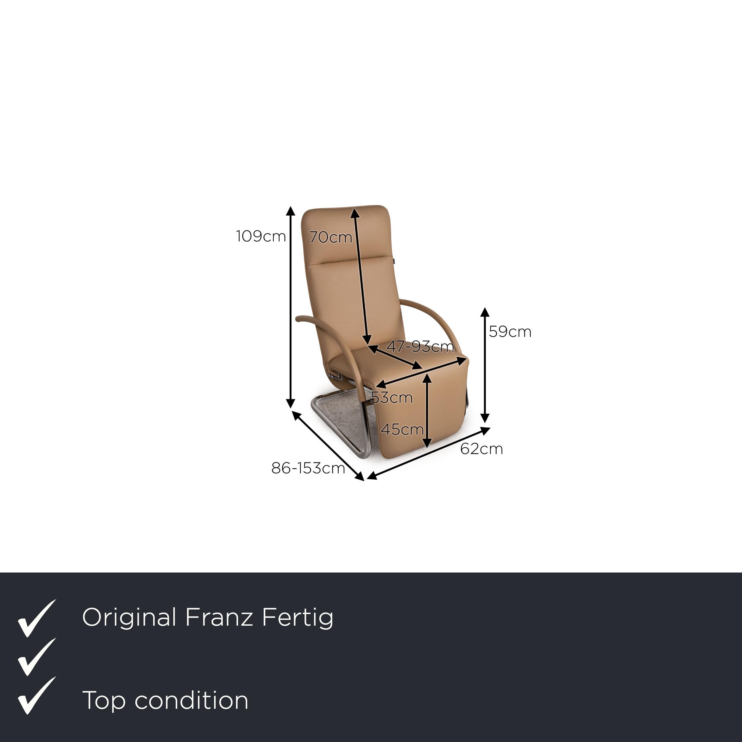 We present to you a Franz Fertig leather armchair beige function relax function.

Product measurements in centimeters:

depth: 86
width: 62
height: 109
seat height: 45
rest height: 59
seat depth: 47
seat width: 53
back height: 70.

 
 