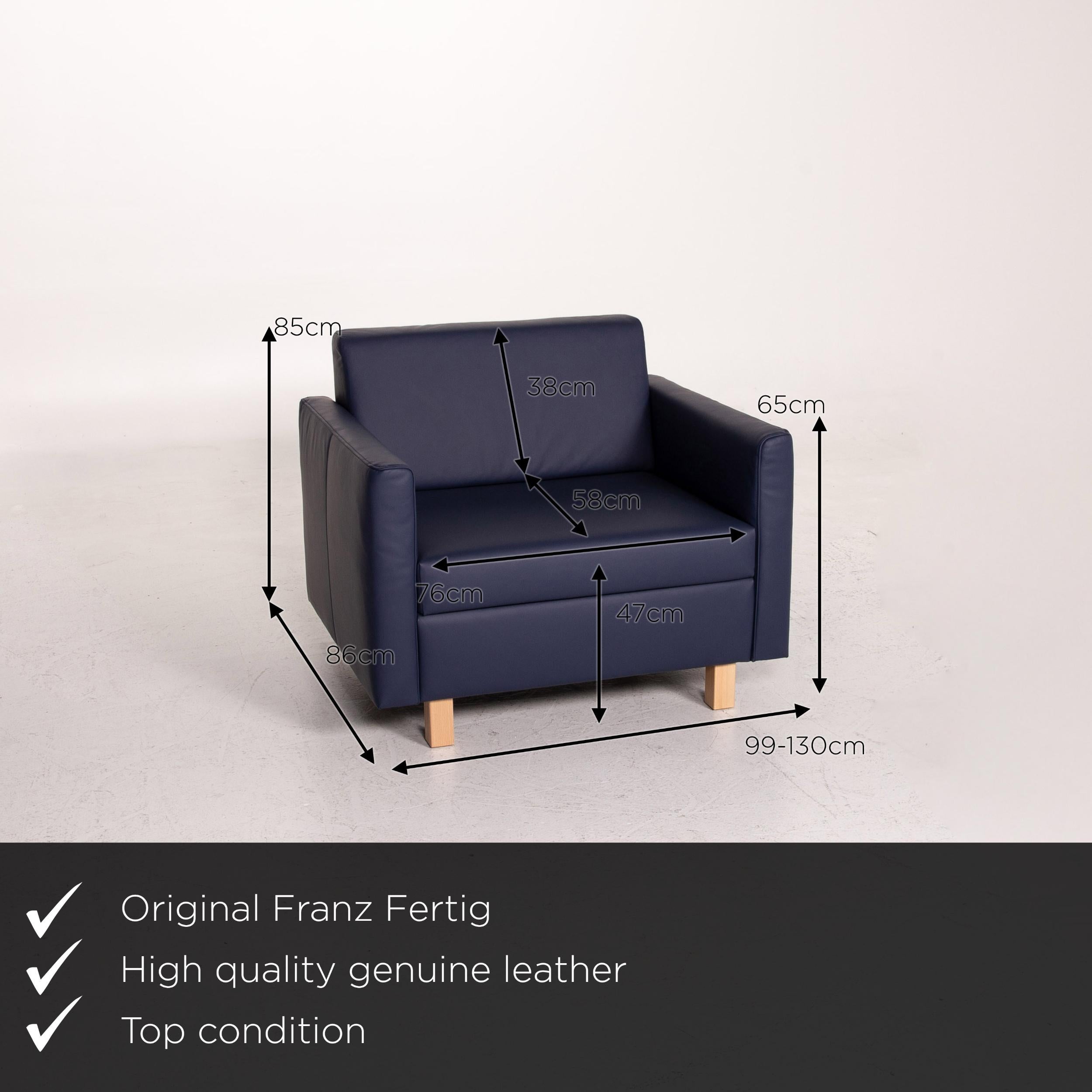 We present to you a Franz Fertig Minnie leather armchair blue dark blue.
   
 

 Product measurements in centimeters:
 

Depth 86
Width 99
Height 85
Seat height 47
Rest height 65
Seat depth 58
Seat width 76
Back height 38.