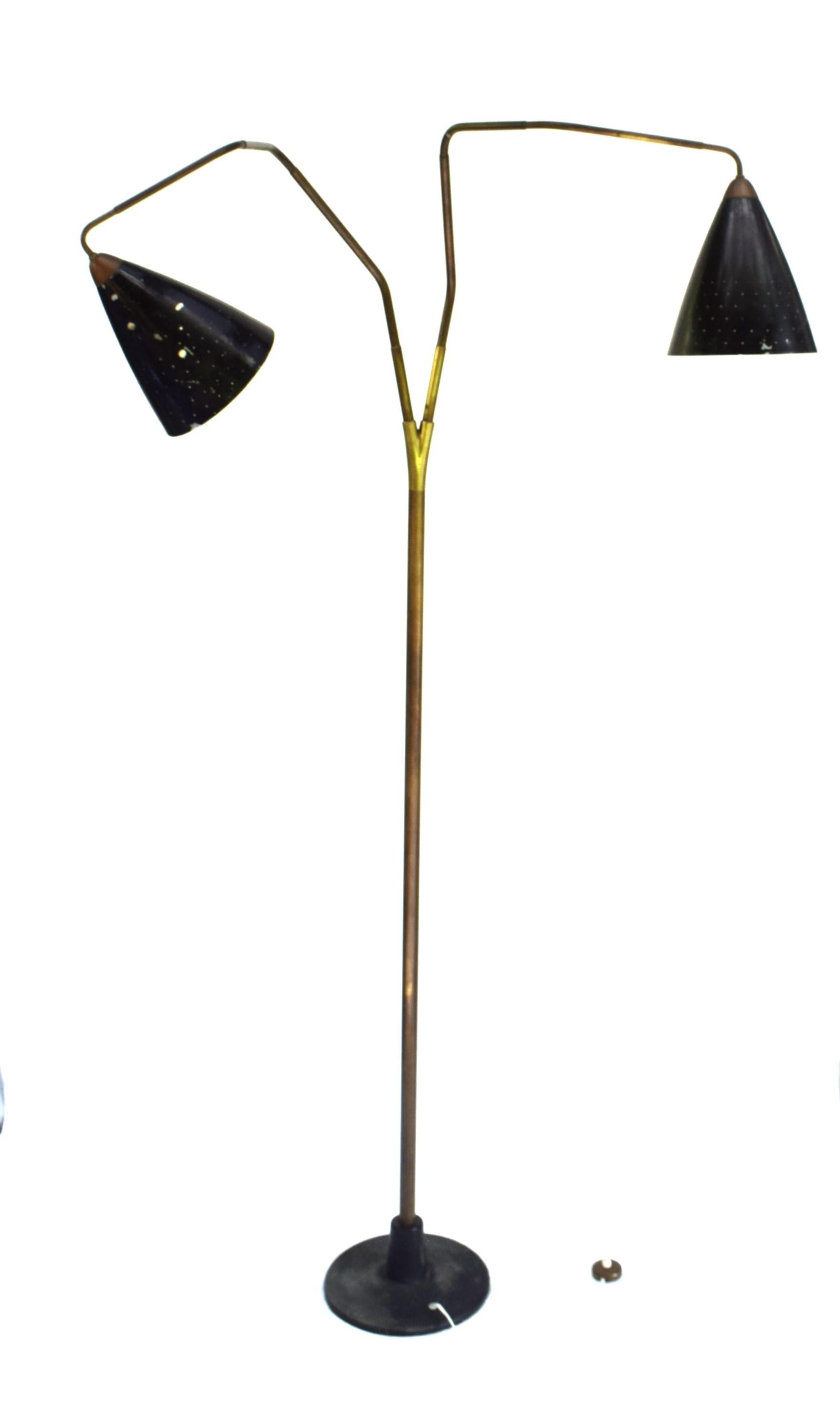 Iconic floor lamp Model number: L 68 (5892), Hagenauer workshop, Vienna, 1951; its functional principle was first presented at the Milan Triennale in 1951. A very rare and important piece of modernism in excellent original condition. The system of