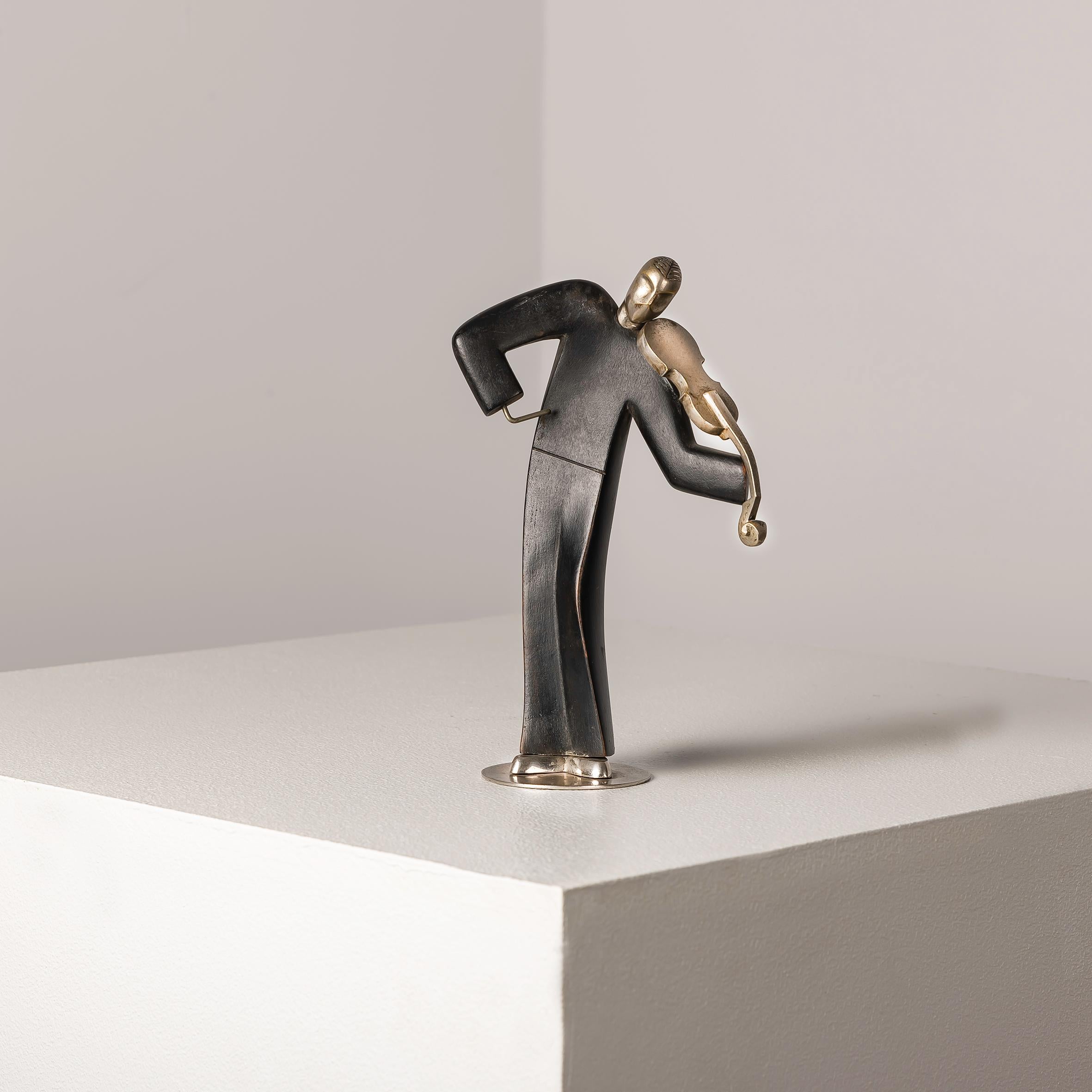 Inizio XX secolo Franz Hagenauer, Scultura di violino, anni '20, bronzo argentato e Wood in vendita