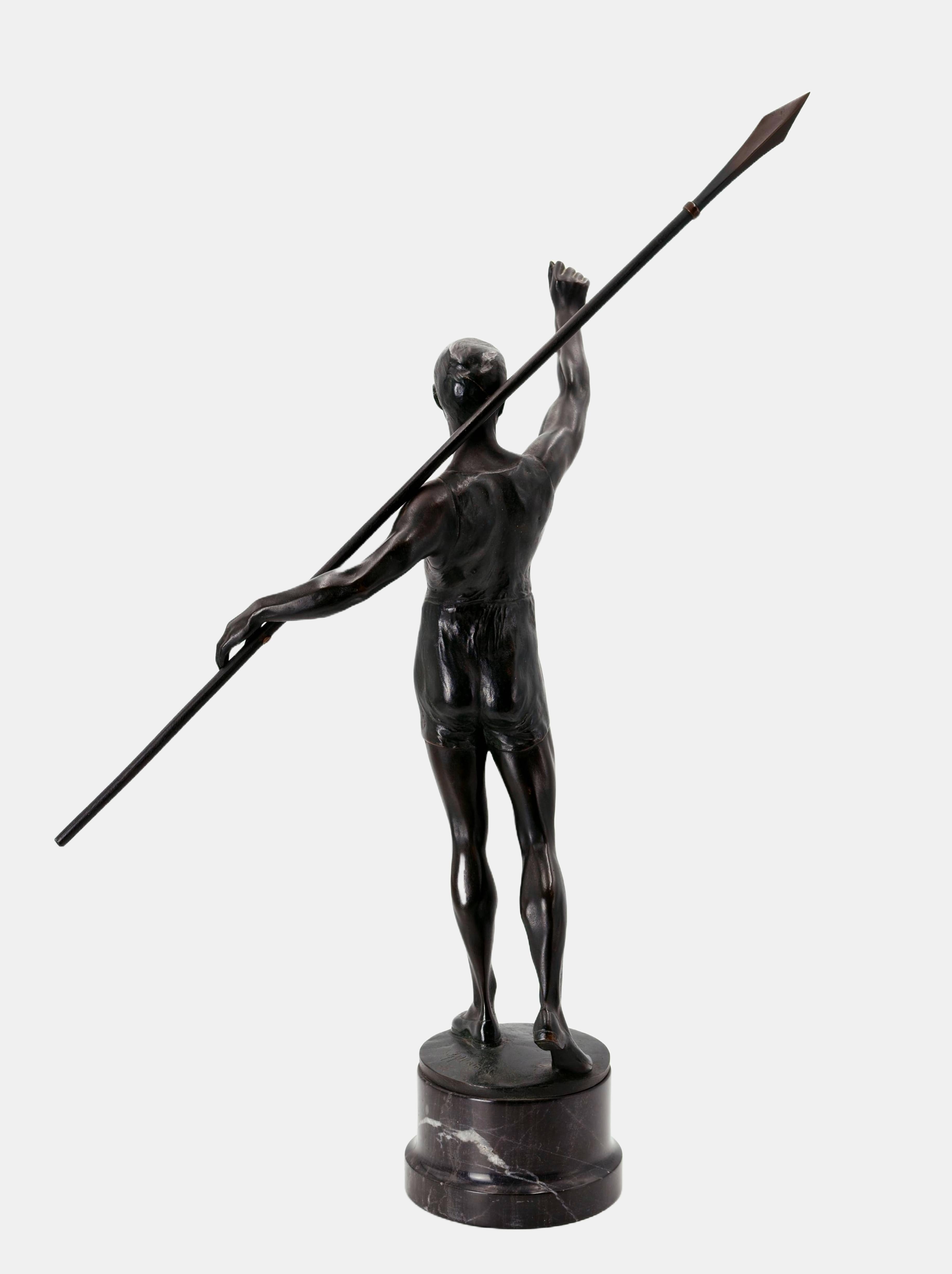 Lanzador de jabalina / - Presente romano - - Figurative Sculpture Oro de Franz Iffland