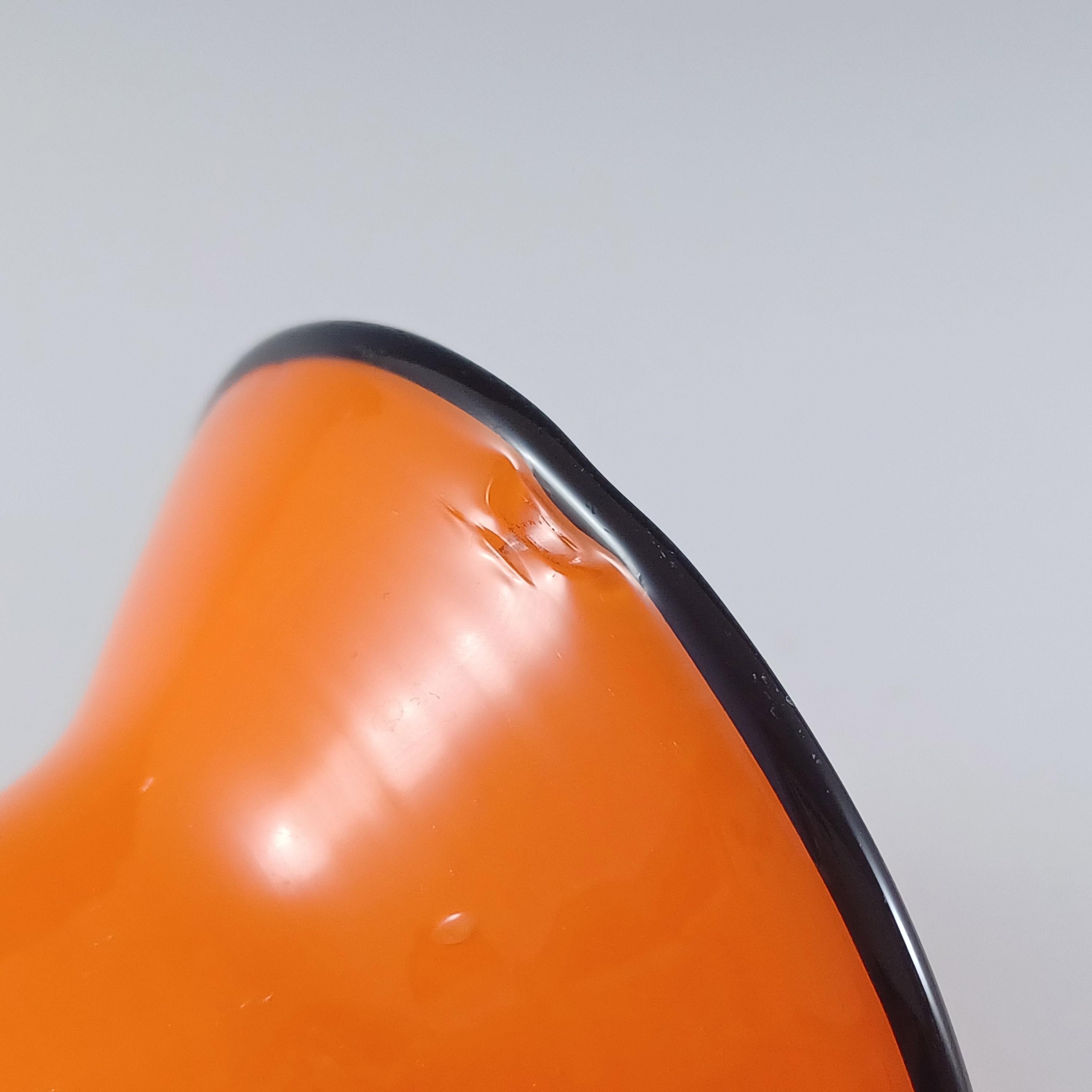 Franz Welz Paire de vases en verre tchèque / bohème orange et tango noir en vente 1