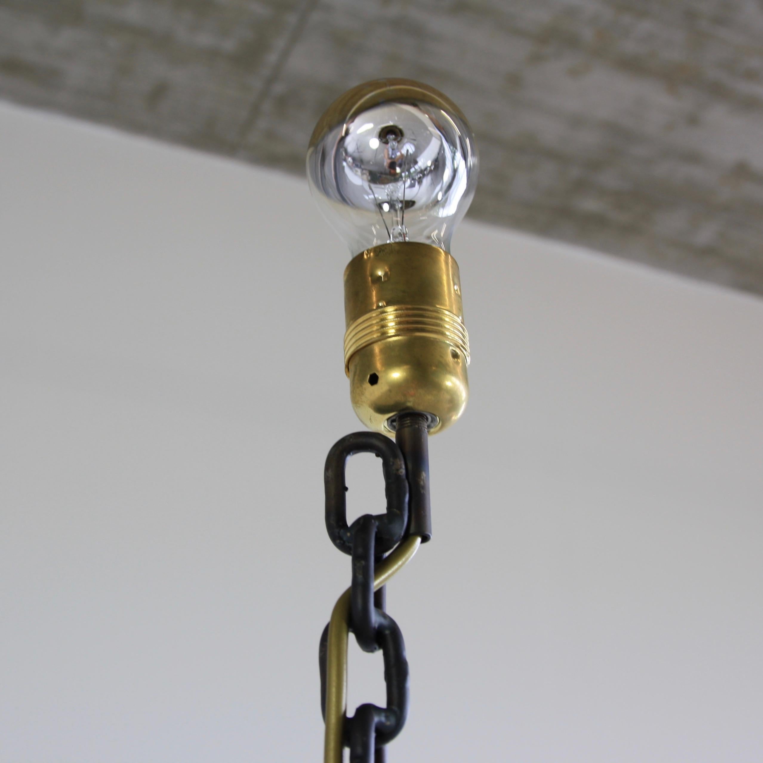 Private II lamp designed by the Austrian artist and designed Franz West in 1989, Italy.

Enameled and welded black iron chain floor lamp.

Important: This is the original!!

