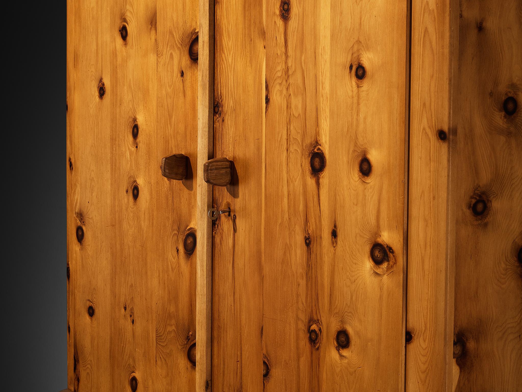 Franz Xaver Sproll Hand-Crafted Large Cabinet in Solid Pine In Good Condition For Sale In Waalwijk, NL