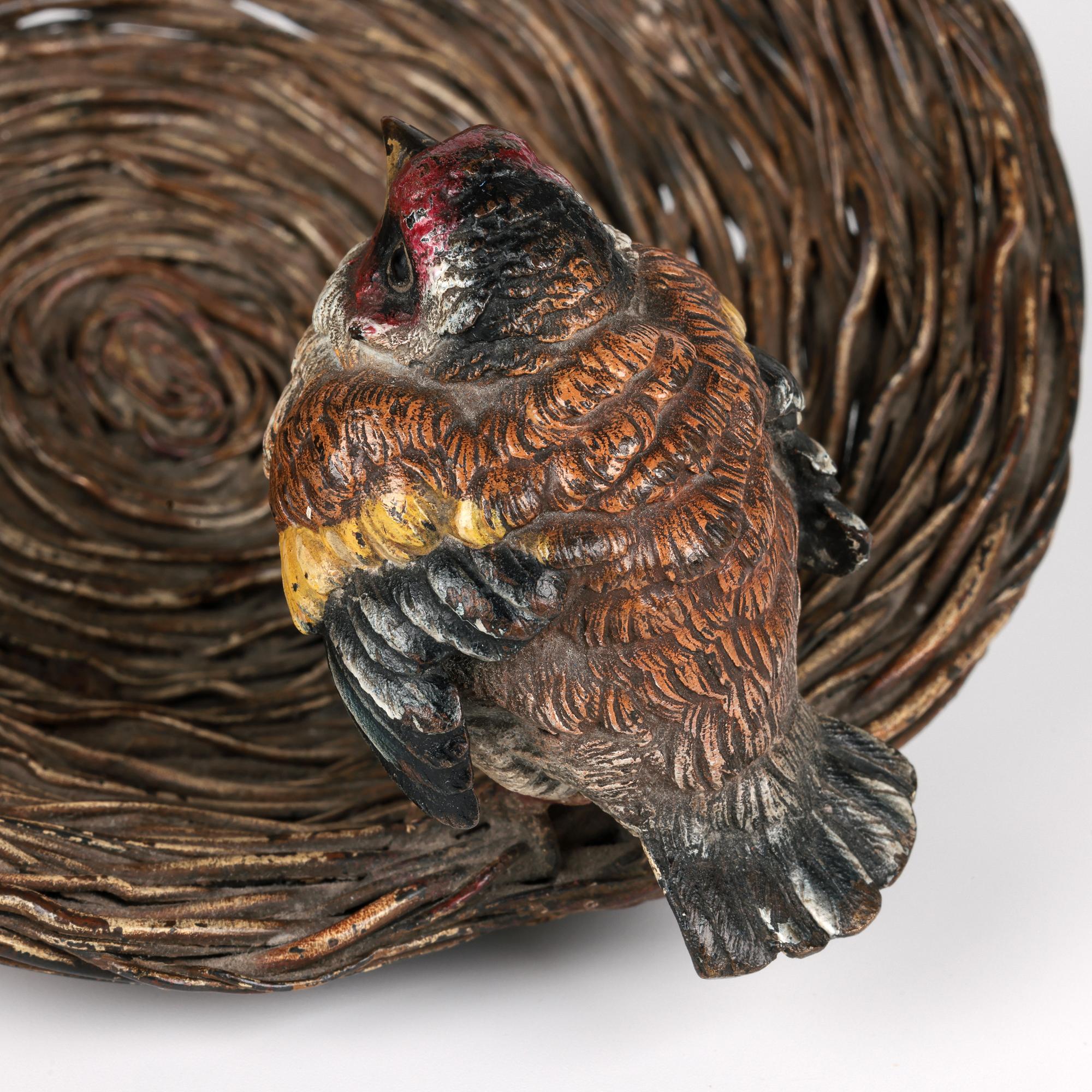 Franz Xavier Bergmann Bronze Cold Painted Bird on Nest Figure Bowl In Good Condition In Bishop's Stortford, Hertfordshire