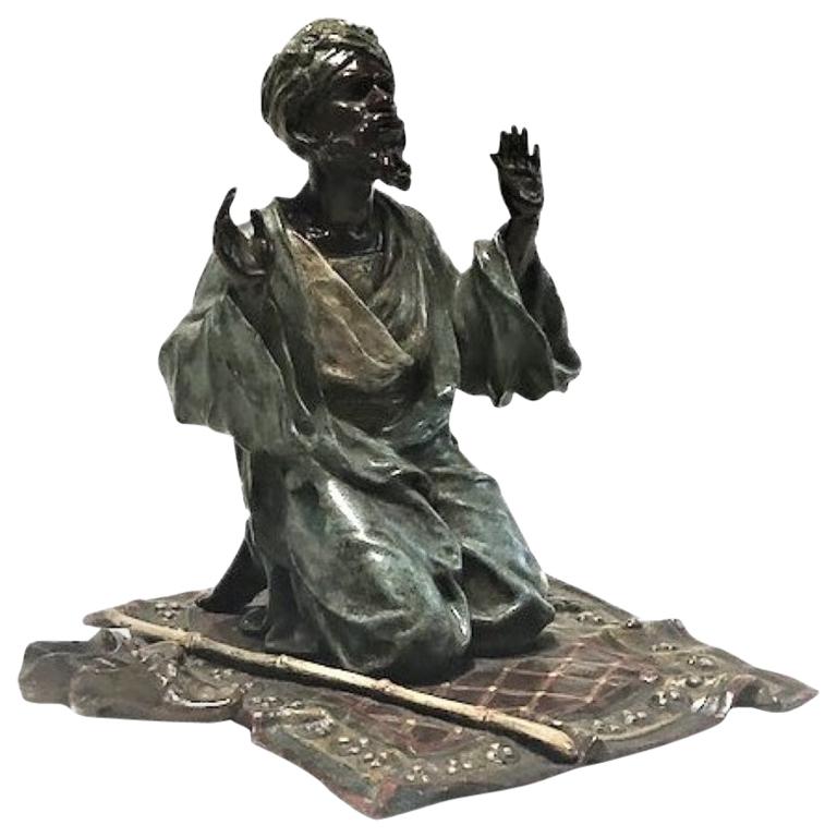 Franz Xavier Bergmann, Homme priant, Sculpture de bureau en bronze de Vienne, vers 1900