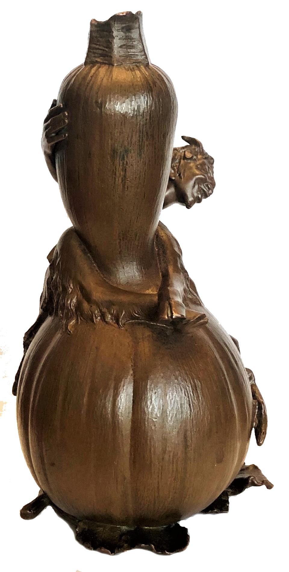 Skulpturale Knospenvase von Franz Xavier Bergmann, Wiener Bronze, um 1900 im Angebot 1
