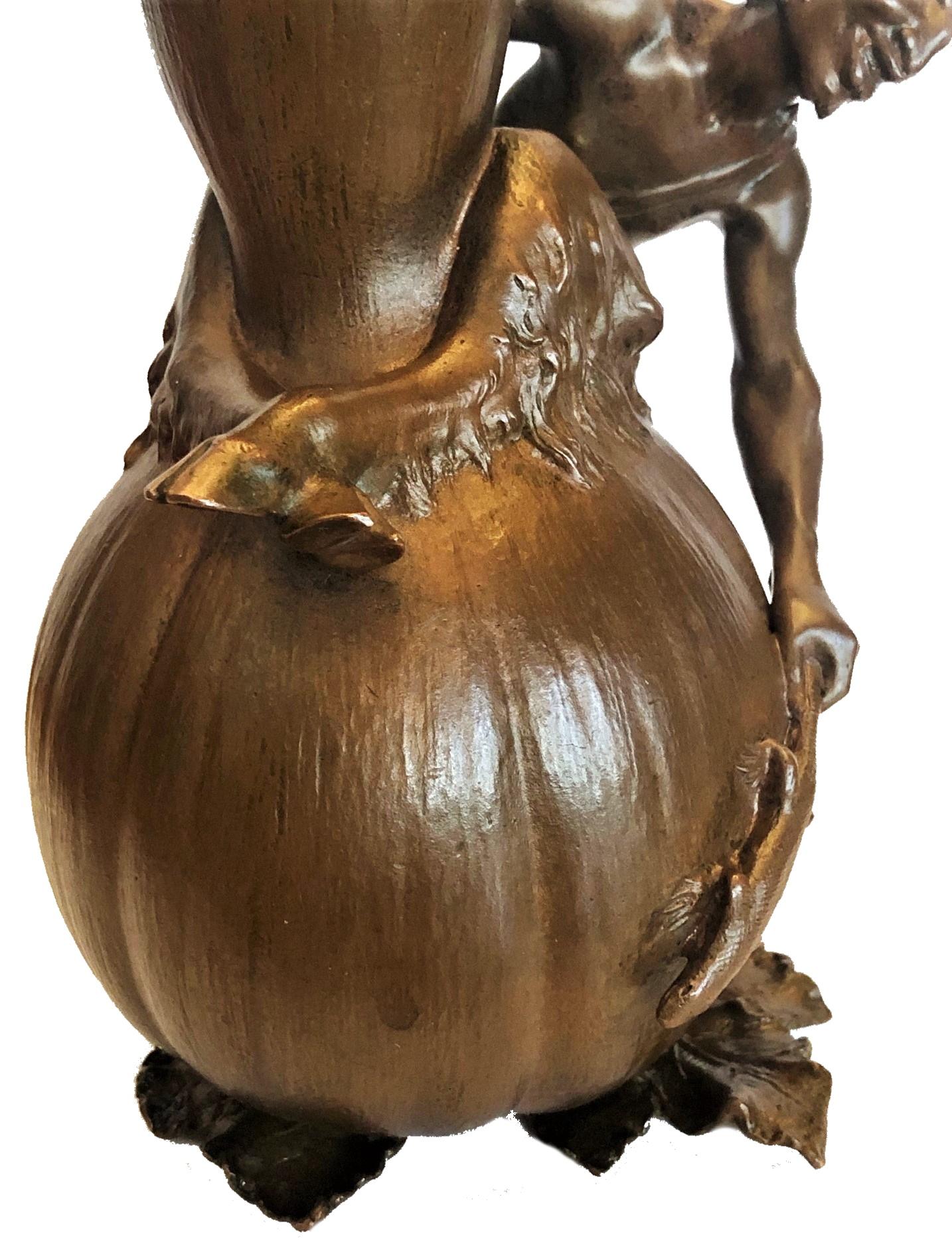 Skulpturale Knospenvase von Franz Xavier Bergmann, Wiener Bronze, um 1900 im Angebot 2