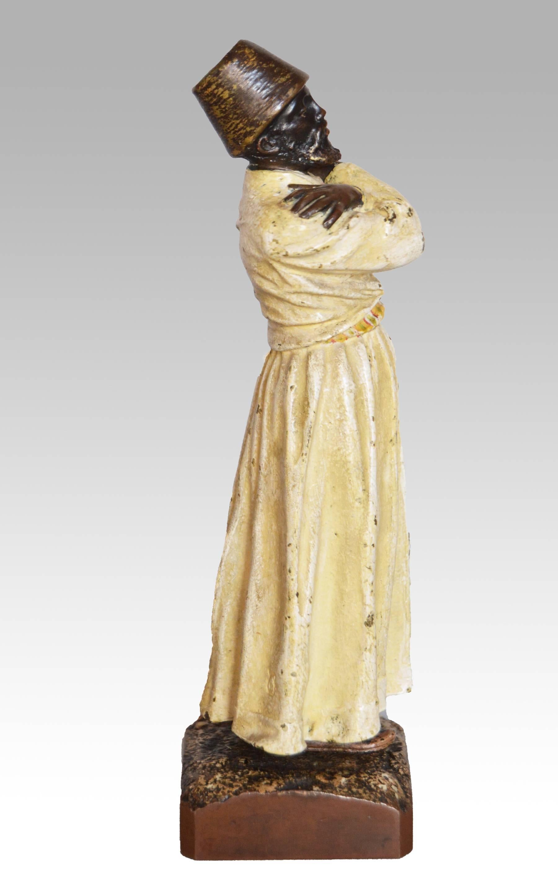 Derviscio vorticoso - Figurative Sculpture Oro di Franz Bergmann