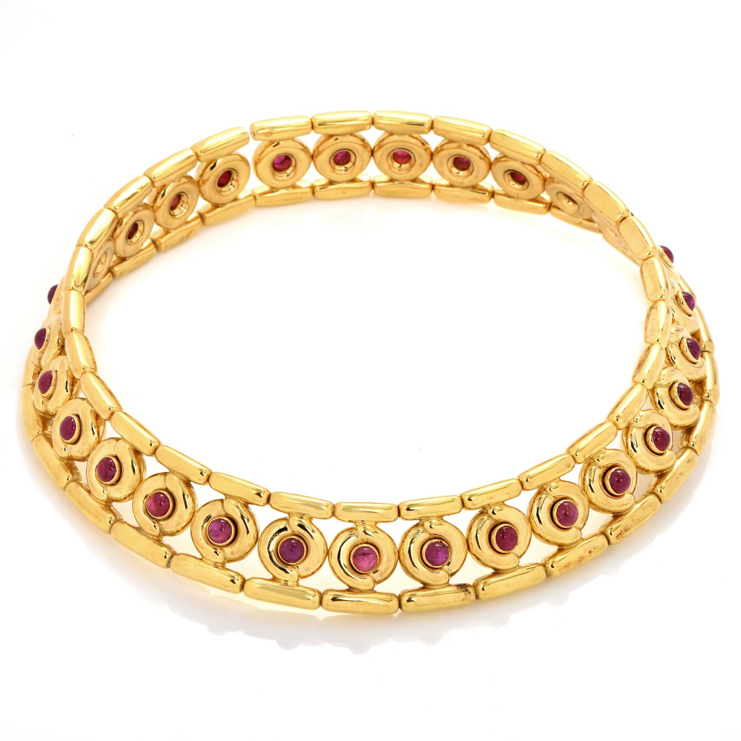 An exquisite Italian-made by Faraone Milano Ruby jewelry with a spectacular cuff collar link necklace.

Completely crafted in 18K Yellow Gold.
Necklace weight: 166.7 grams.
The necklace is 15