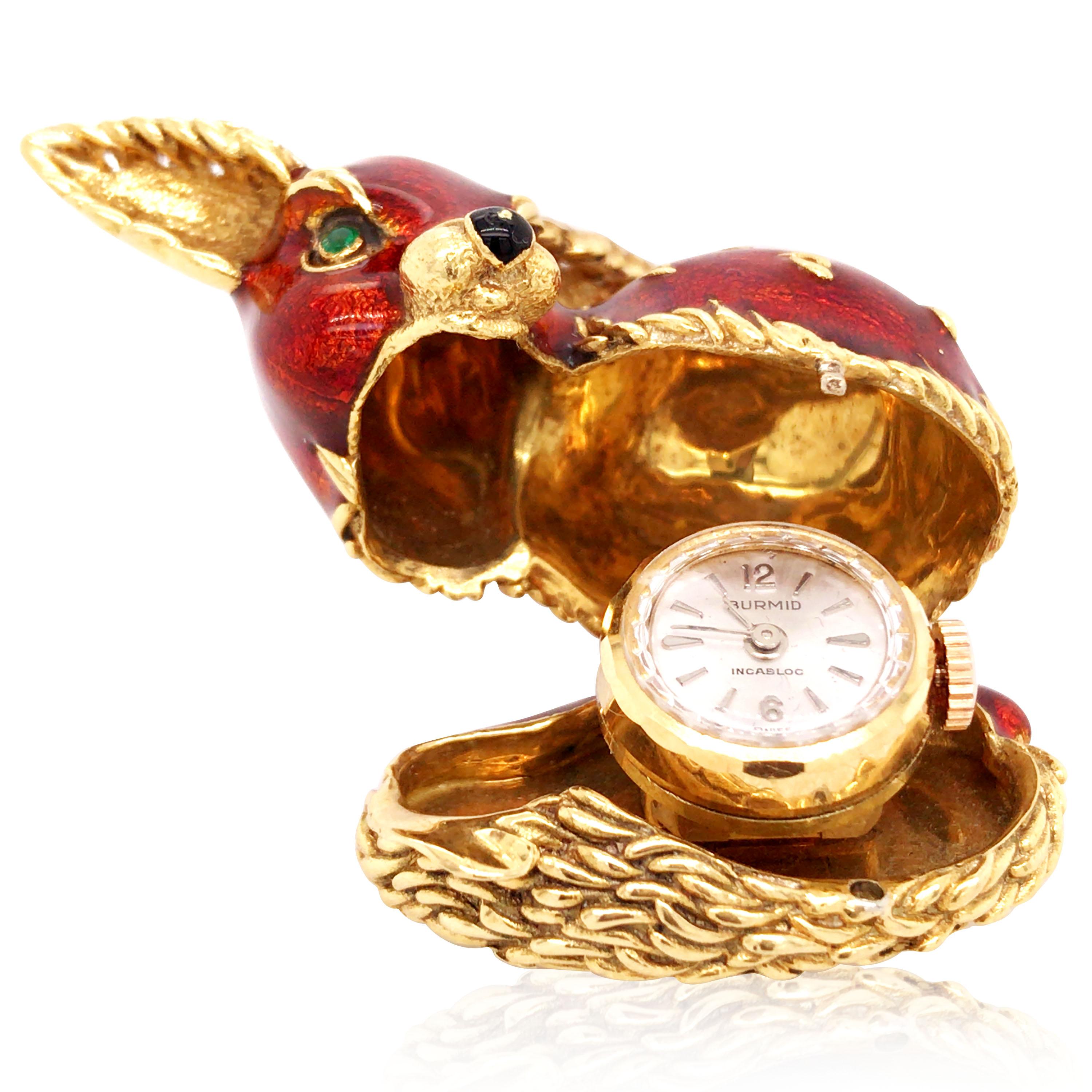 This artistic clock features a beautifully crafted enamel deer design, lively and charming, as if leaping through nature. Created by the Frascarolo brand, this piece is a classic from the post-1960s era, powered by a BURMID mechanical movement,