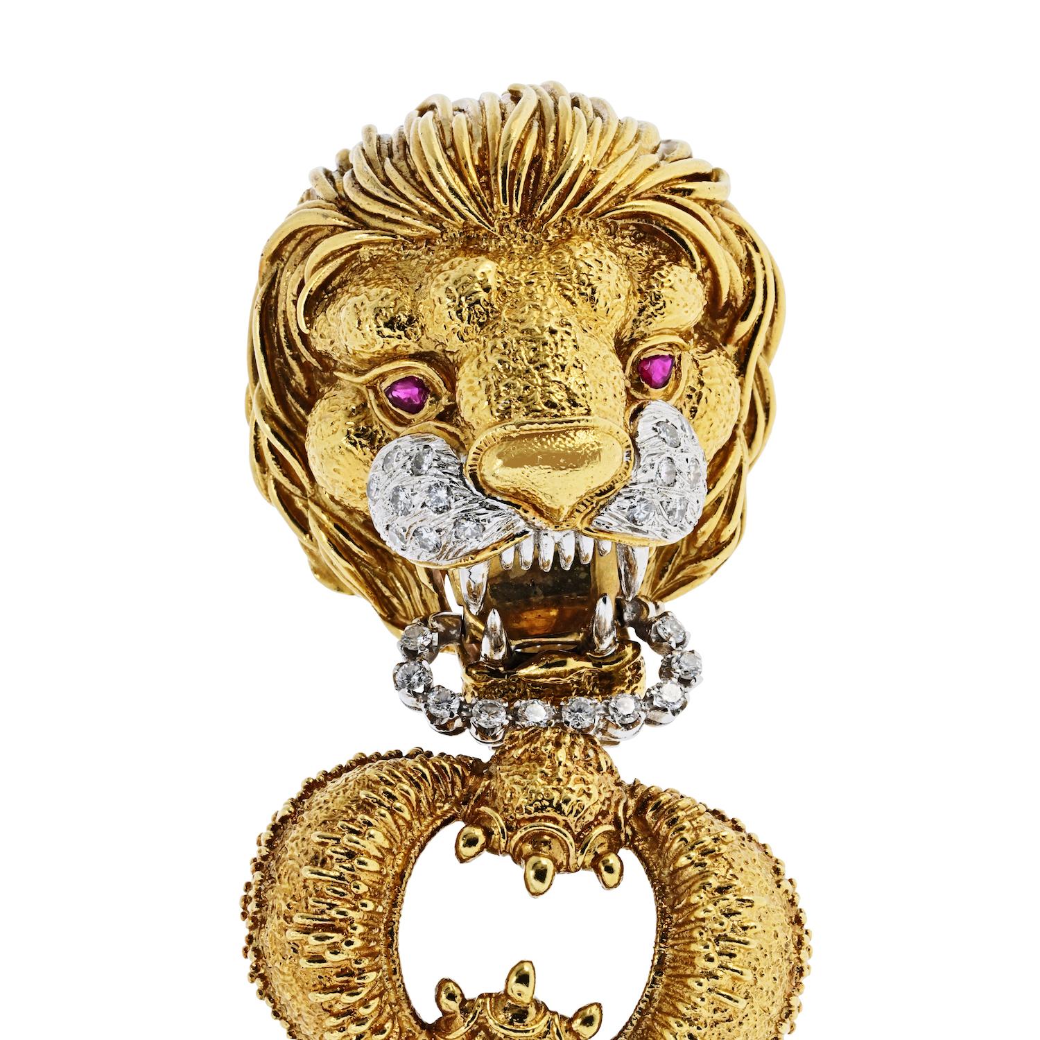 Taglio rotondo Bracciale A Link in oro giallo 18 carati con diamanti a testa di leone in vendita